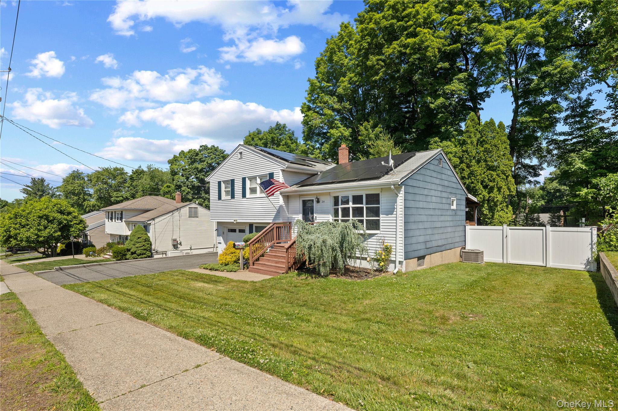24 Maplewood Boulevard