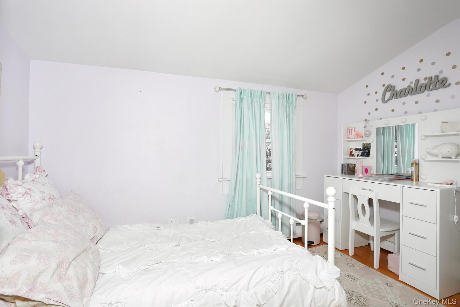 25 Amory Avenue