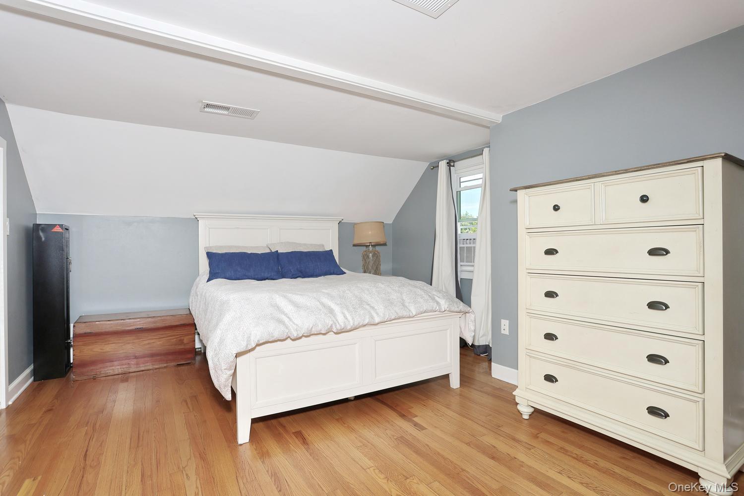 25 Amory Avenue