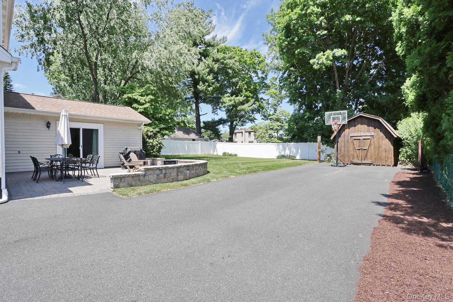 25 Amory Avenue