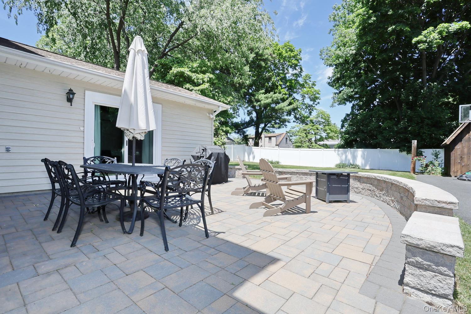 25 Amory Avenue