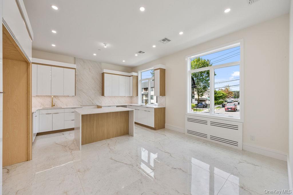 20 Singer Avenue Unit: 201