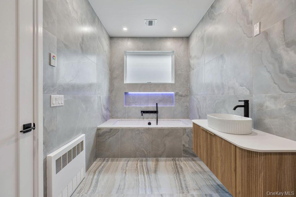 20 Singer Avenue Unit: 201