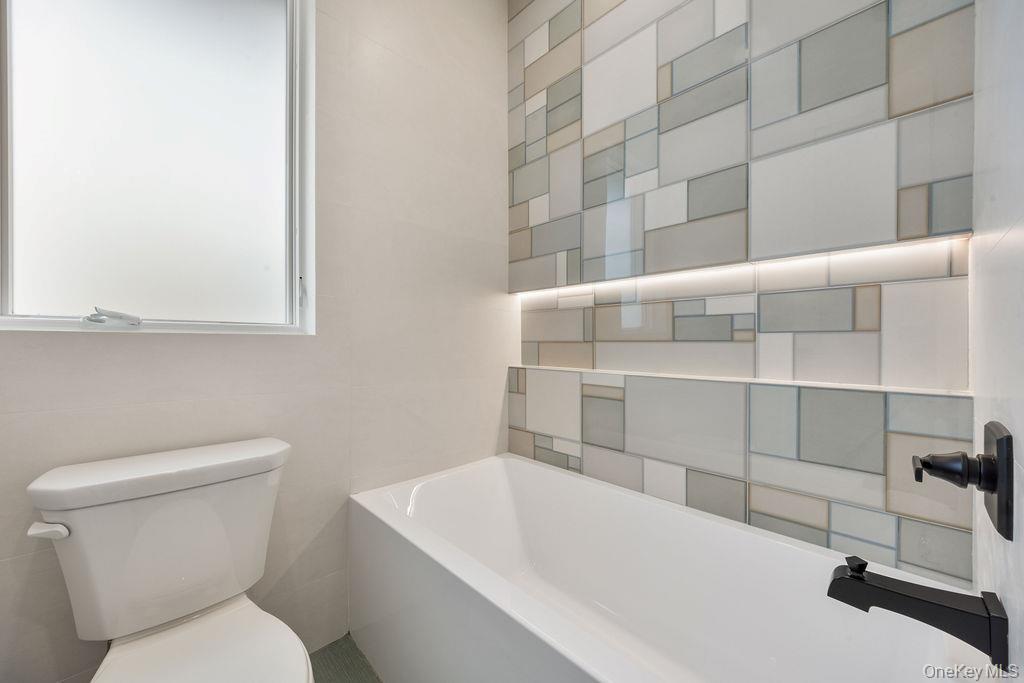 20 Singer Avenue Unit: 201