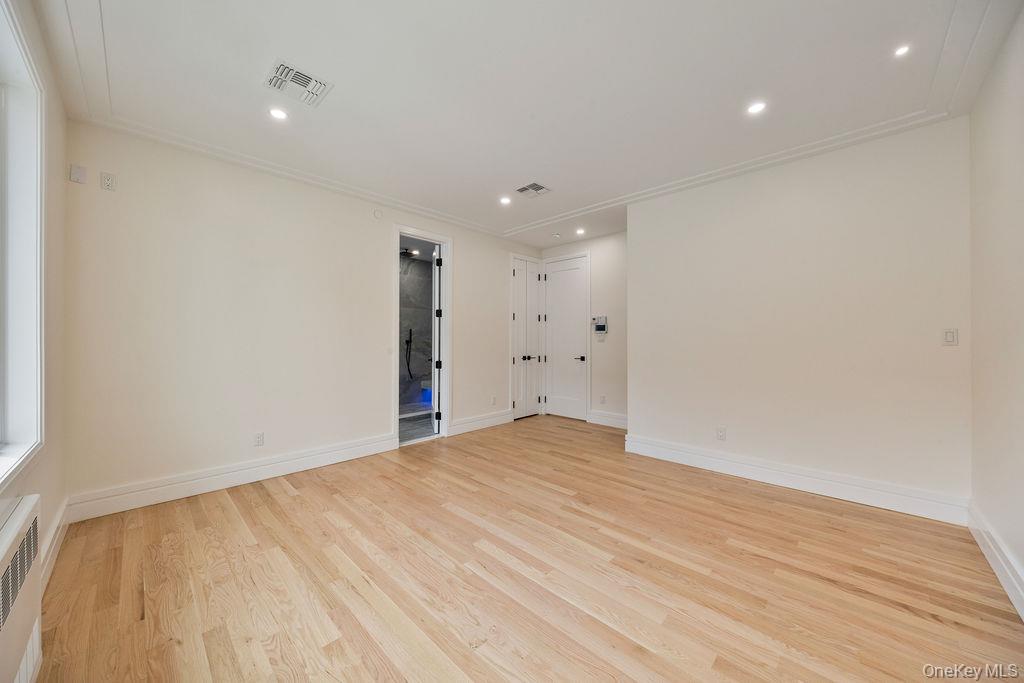 20 Singer Avenue Unit: 201