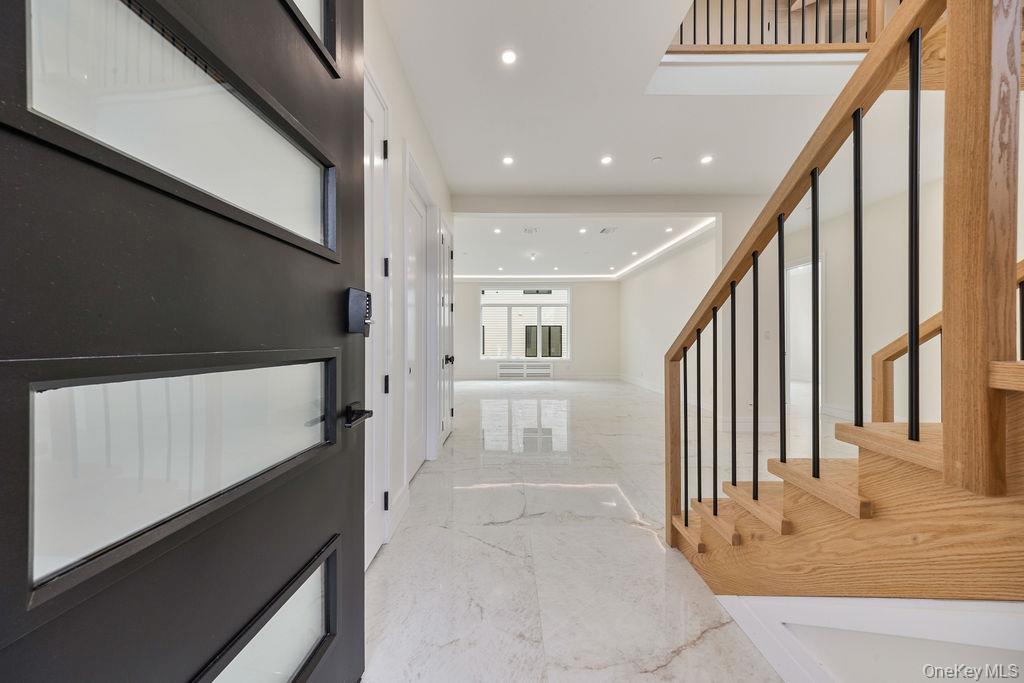 20 Singer Avenue Unit: 201