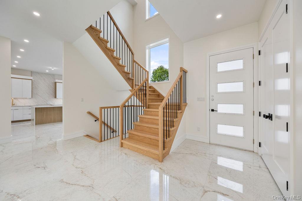20 Singer Avenue Unit: 201