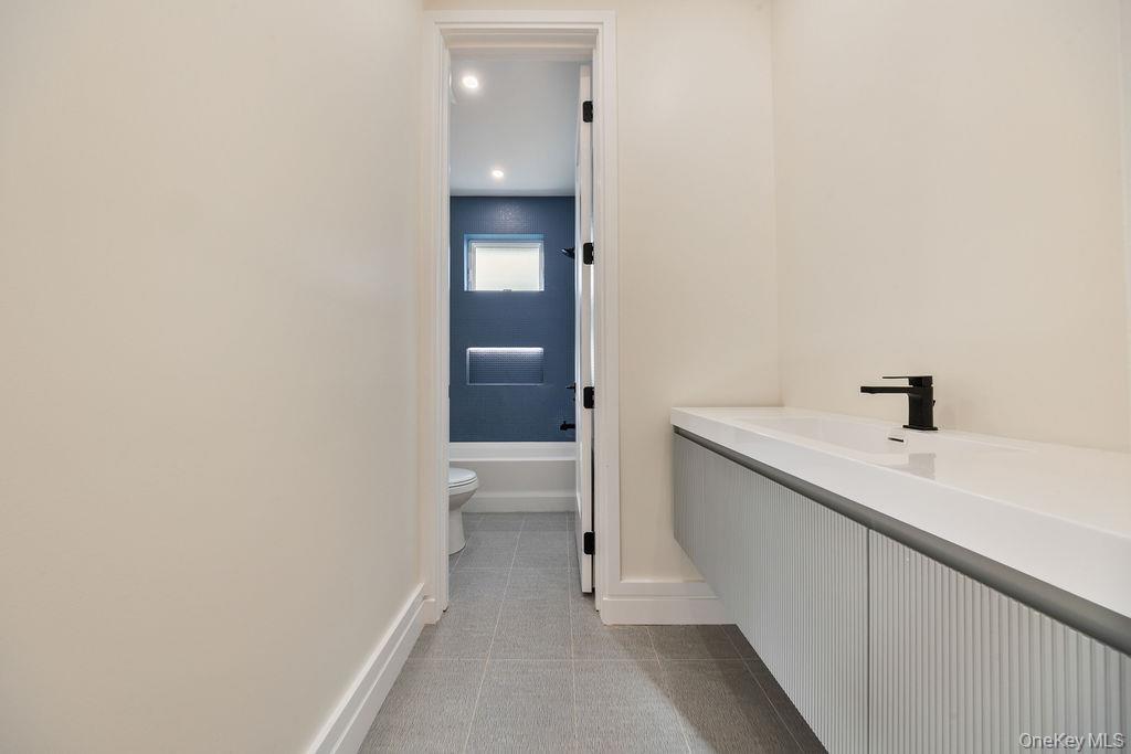 20 Singer Avenue Unit: 201