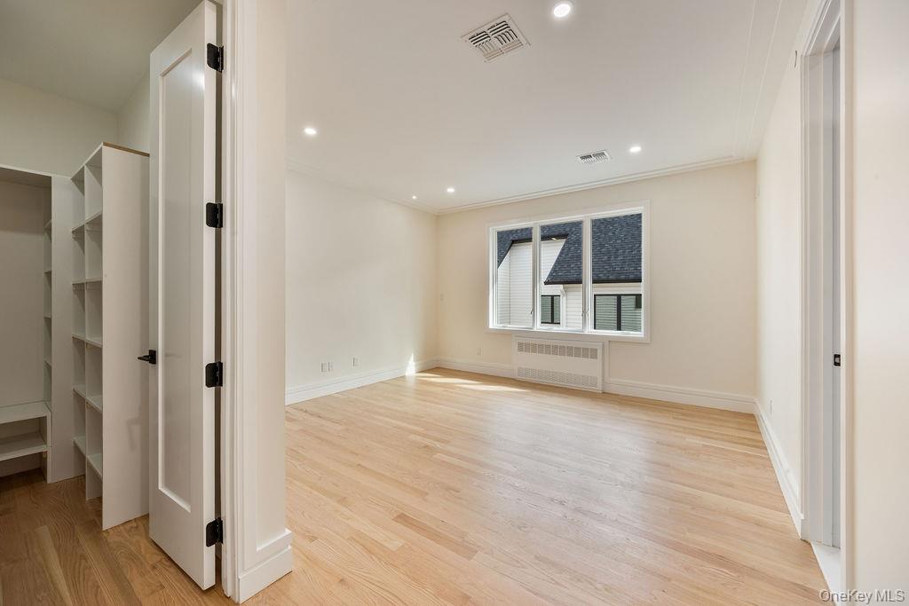 20 Singer Avenue Unit: 201