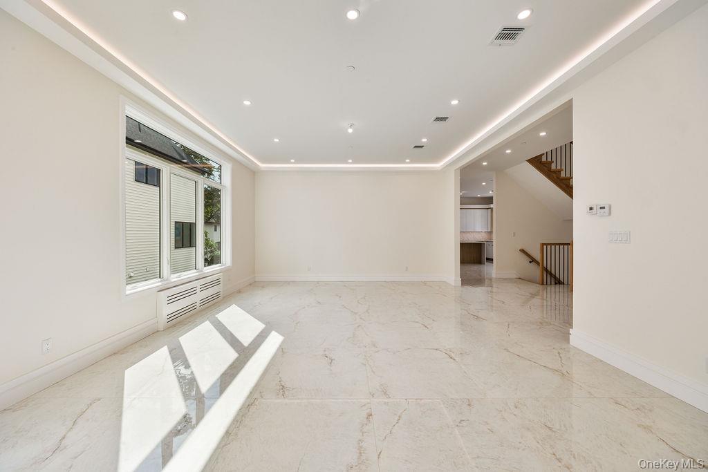 20 Singer Avenue Unit: 201