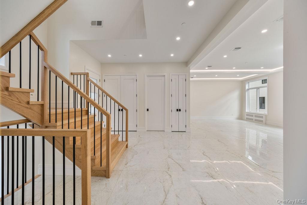 20 Singer Avenue Unit: 201