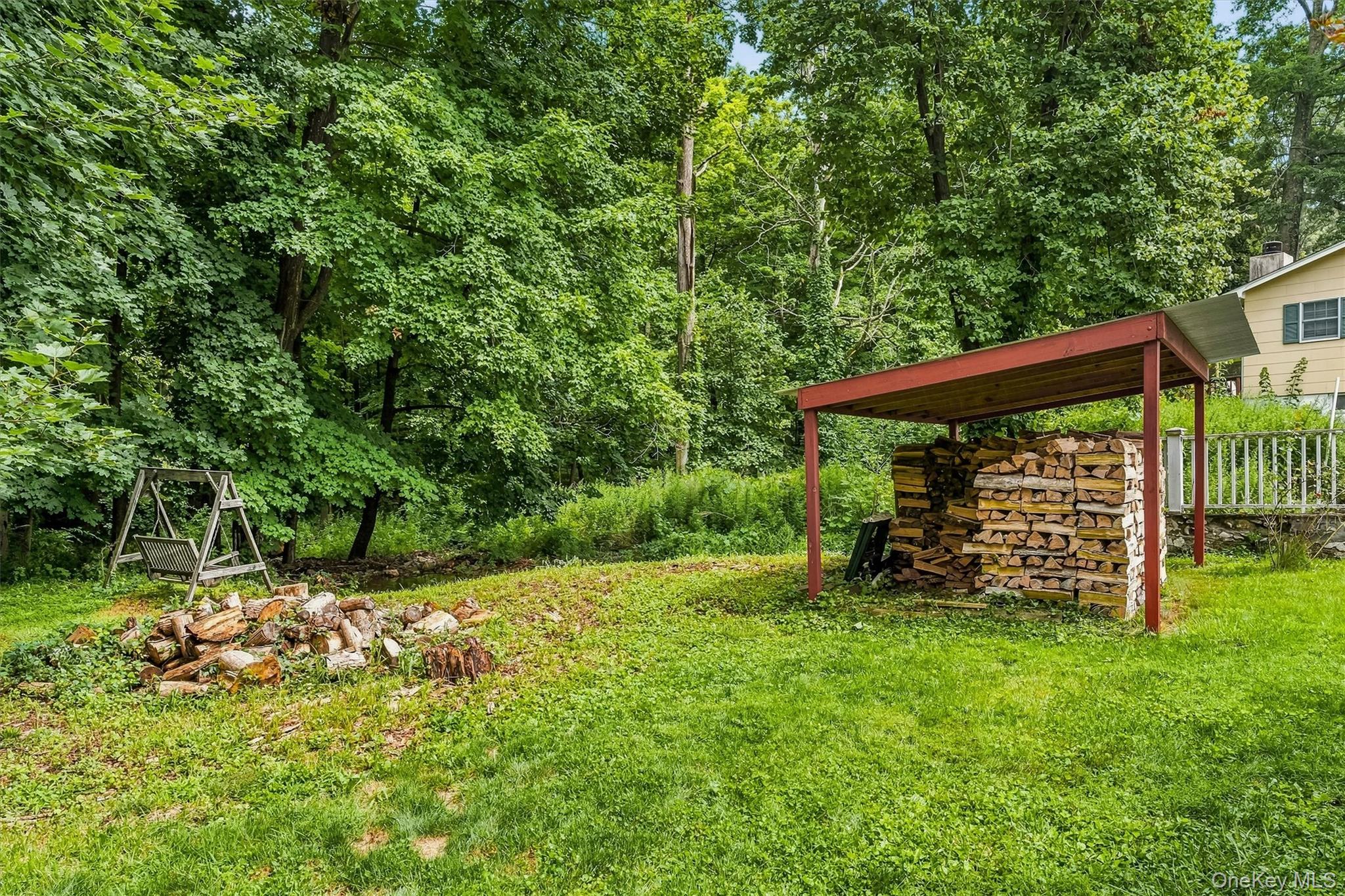 7 Locust Drive