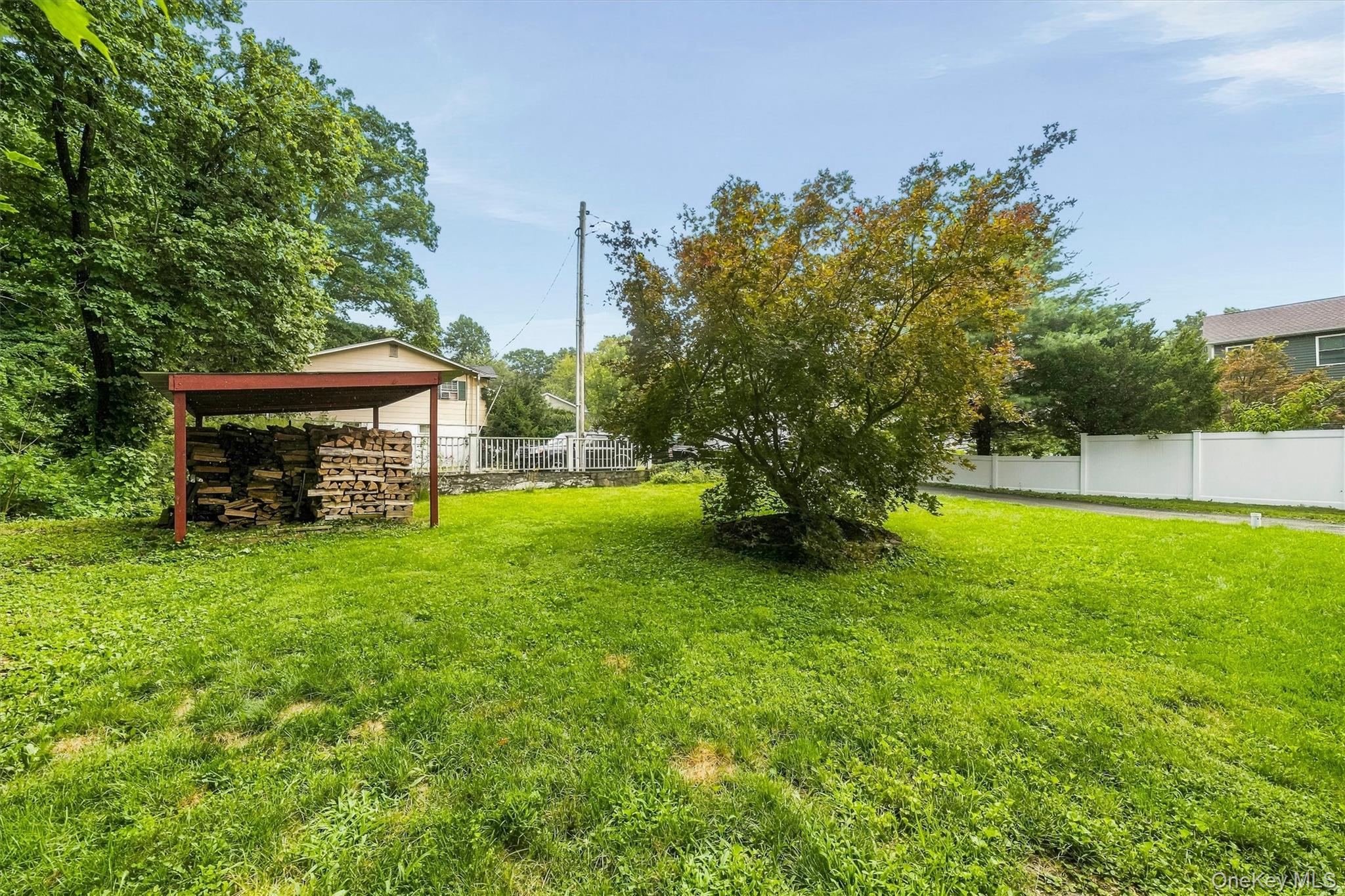 7 Locust Drive