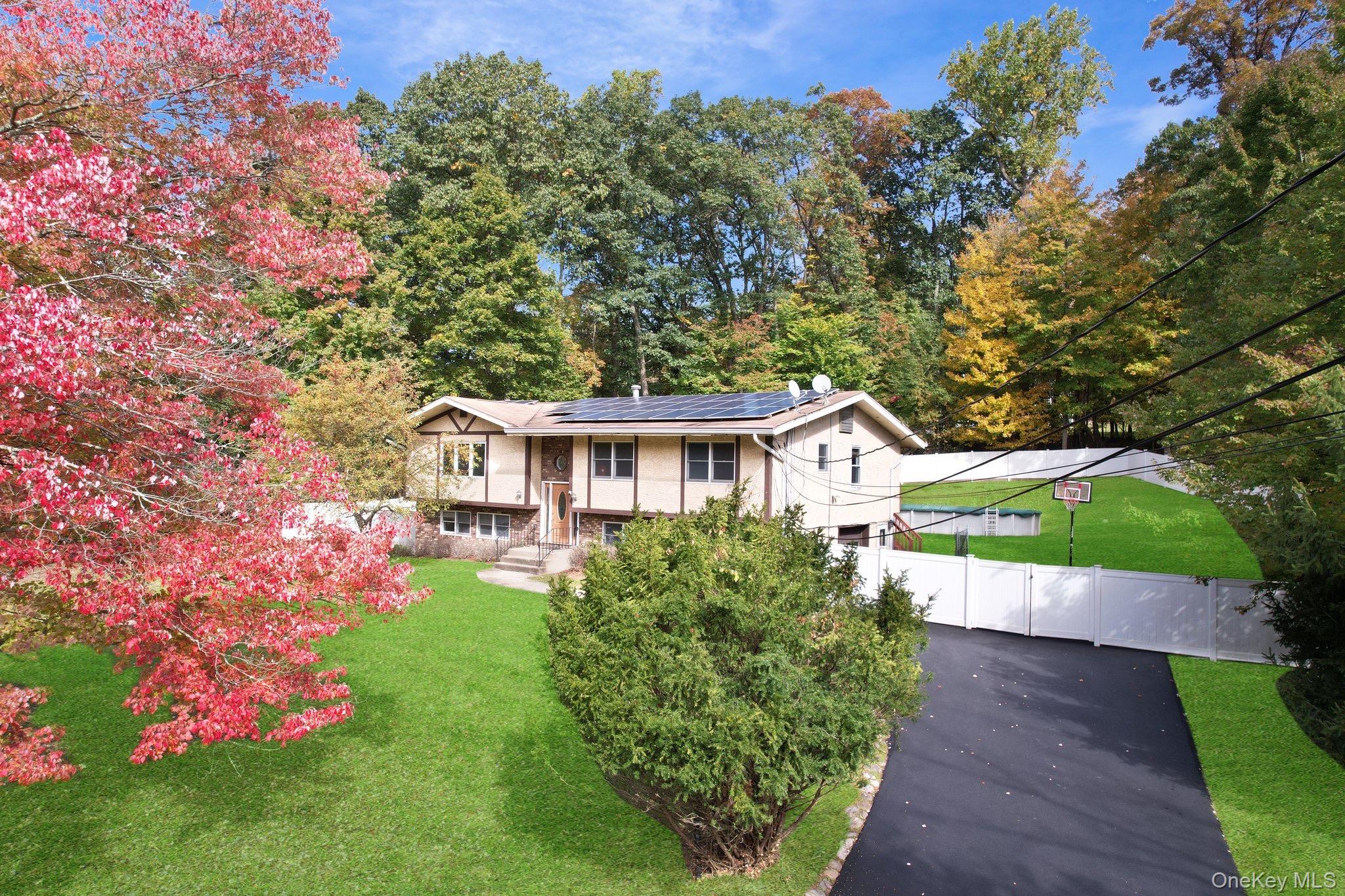 22 N Lorna Lane