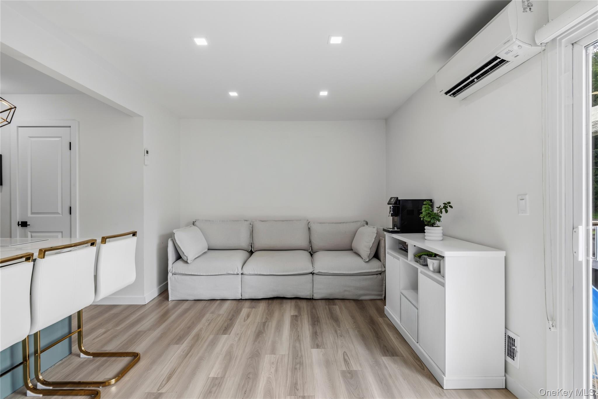 18 Alan Road