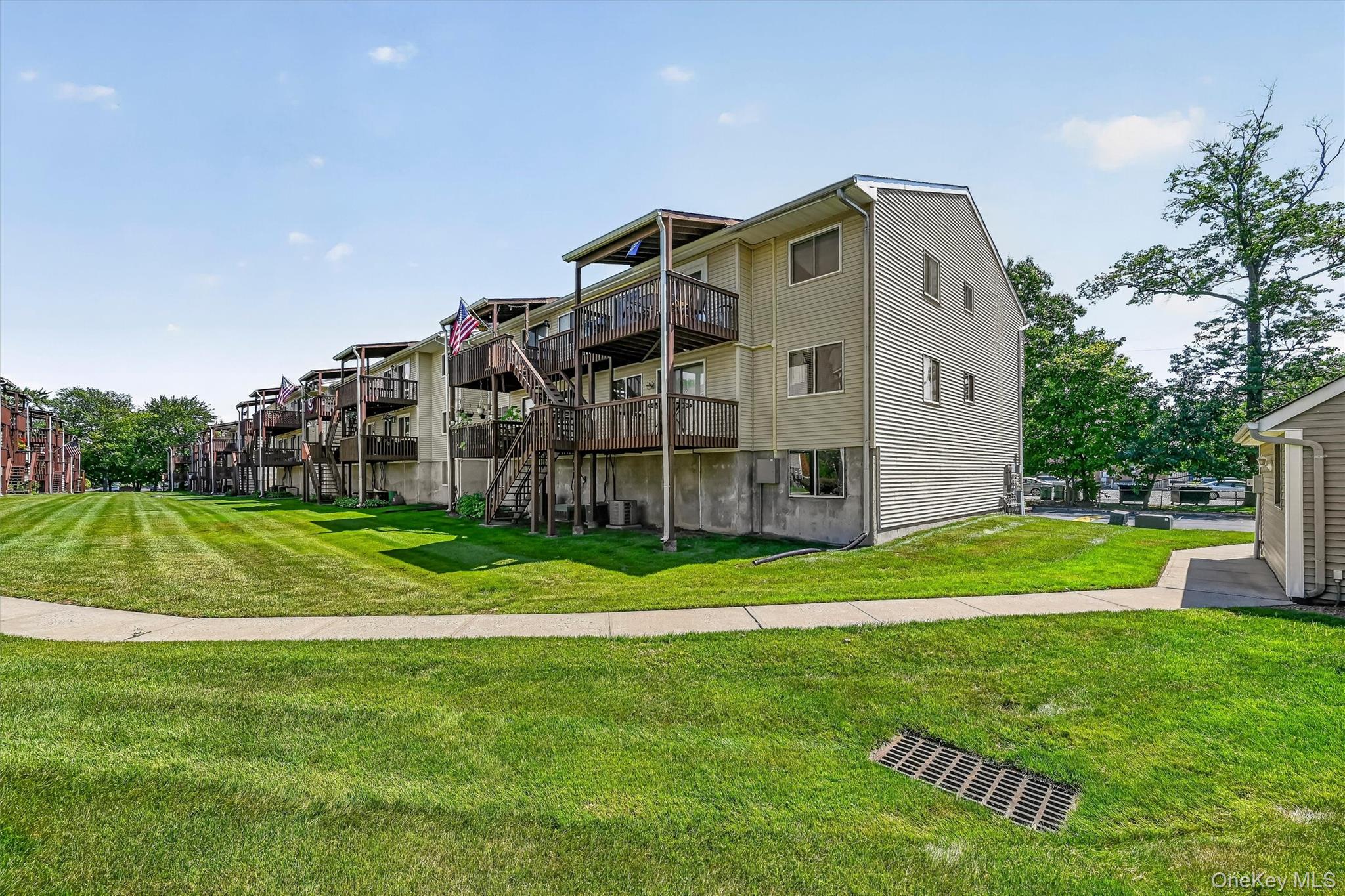 25 College Avenue Unit: 102