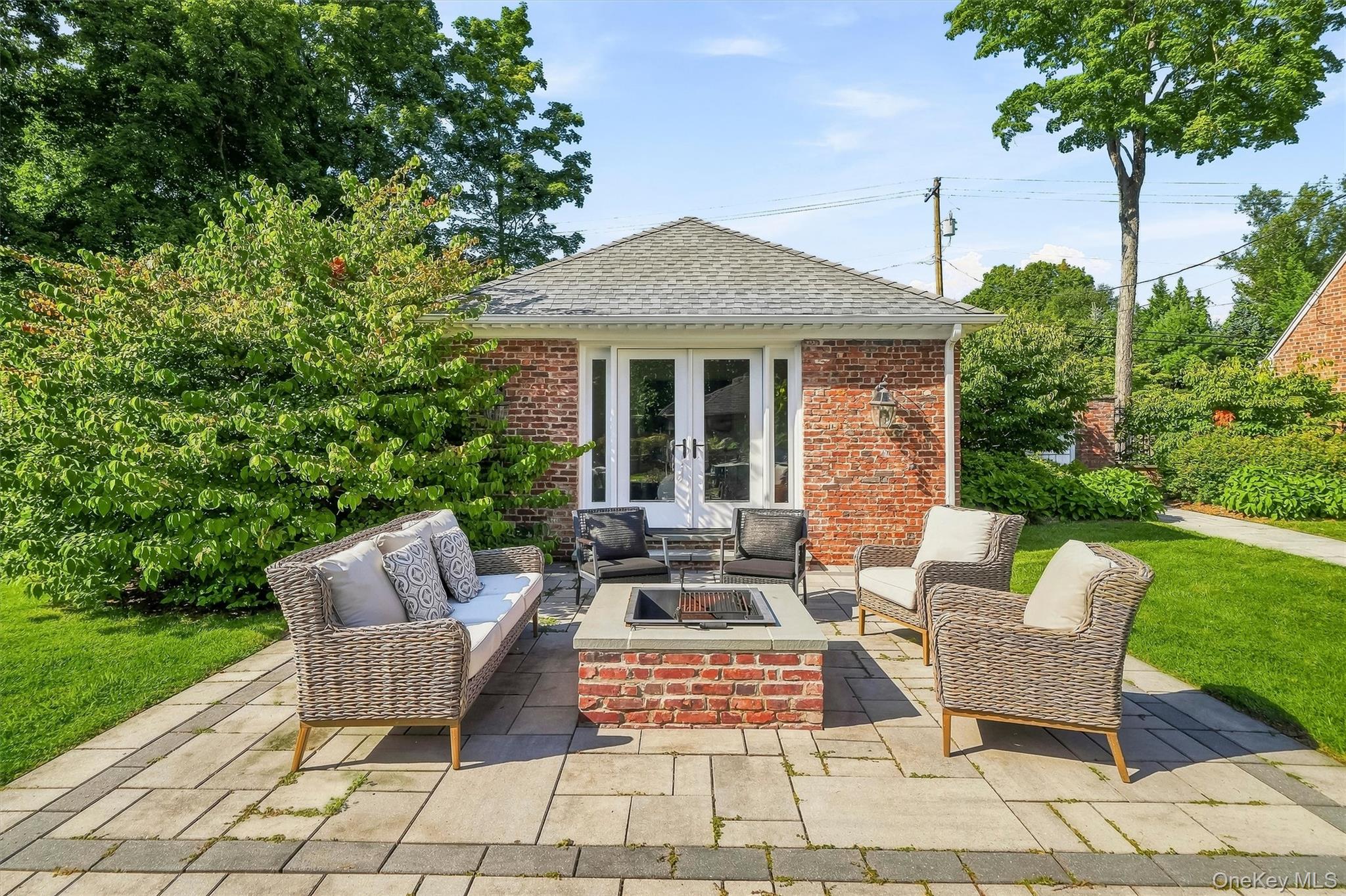 8 Rose Hill Road