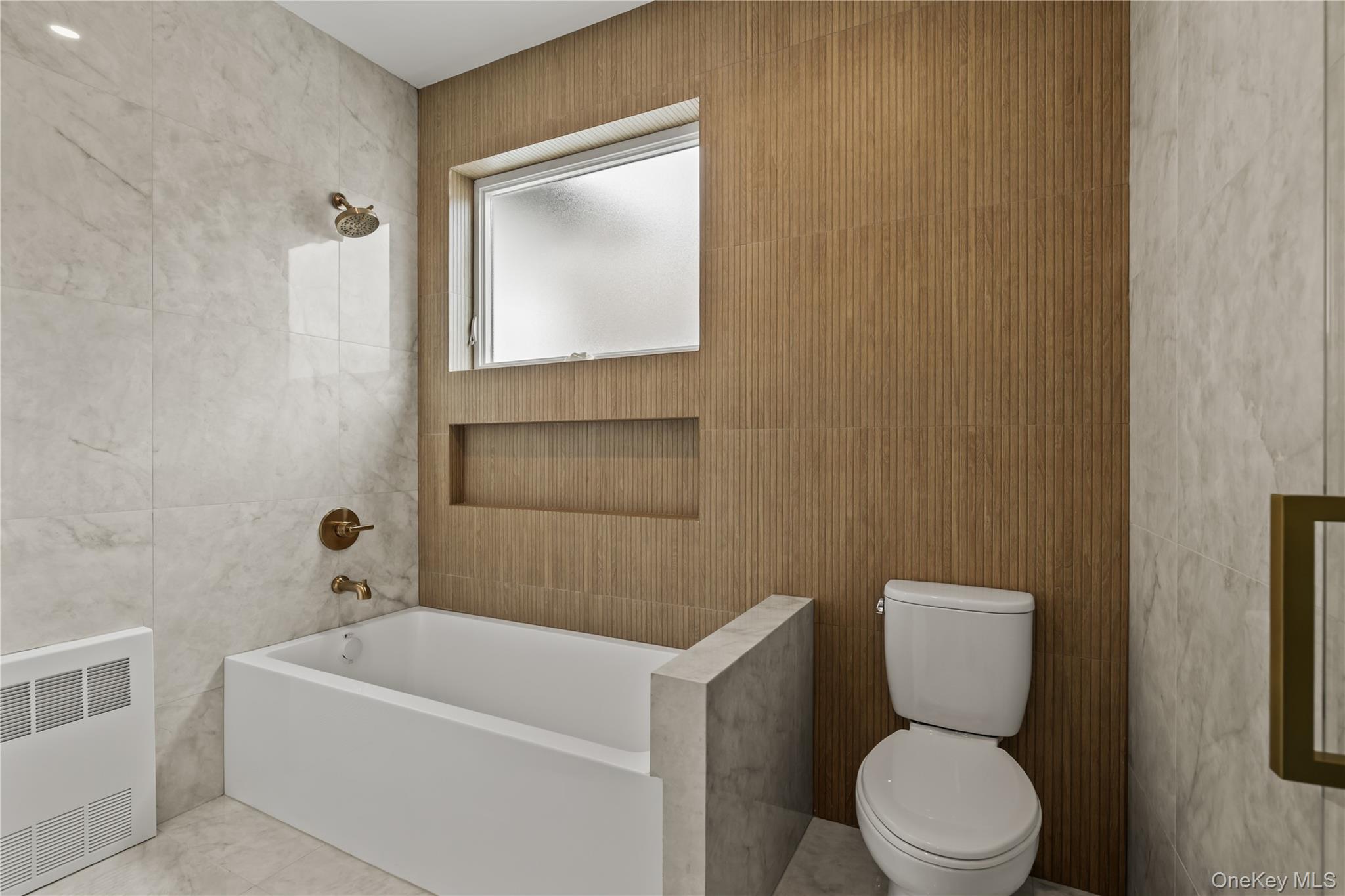 41 Saddle River Road Unit: 201