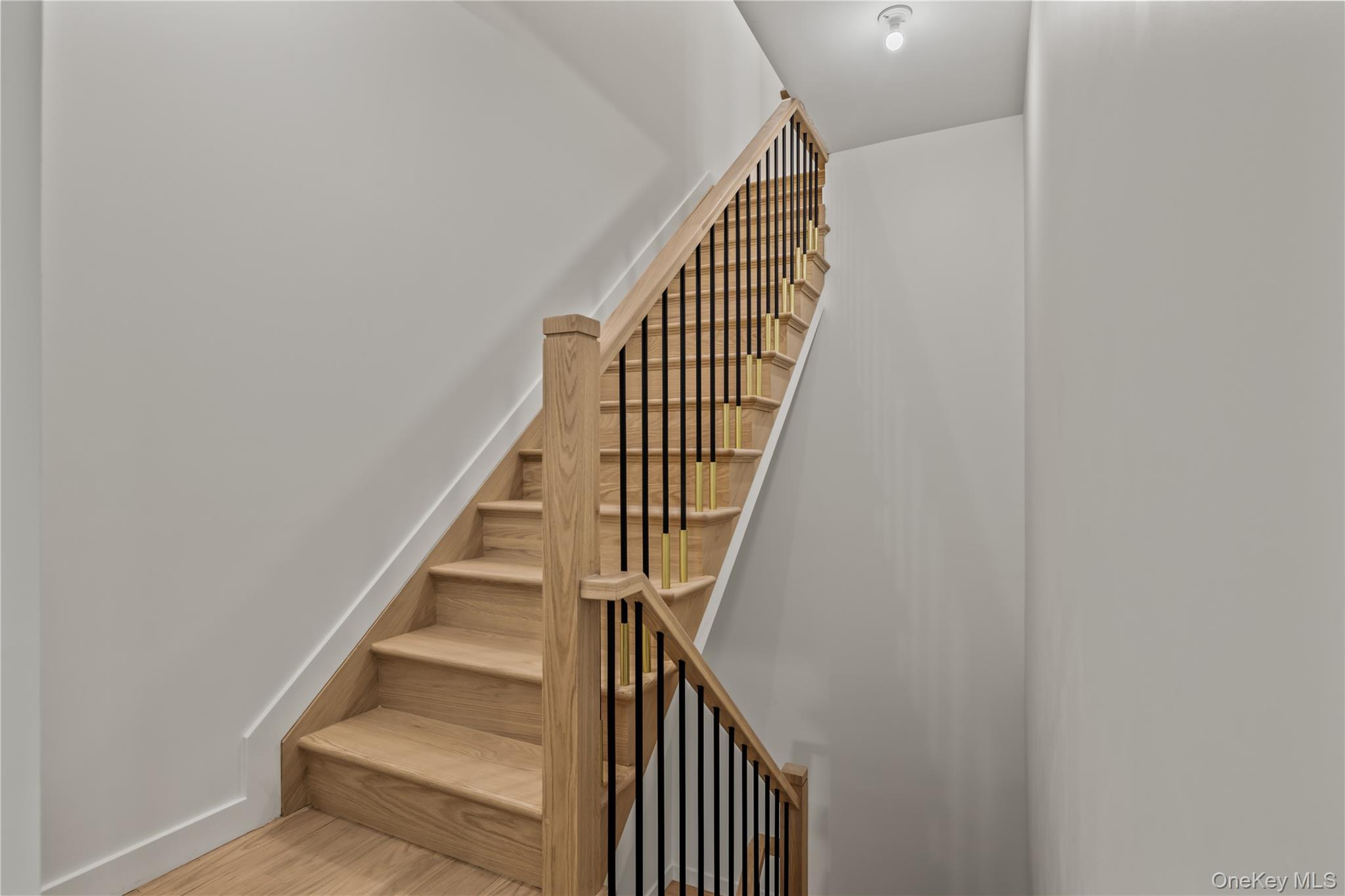 41 Saddle River Road Unit: 201