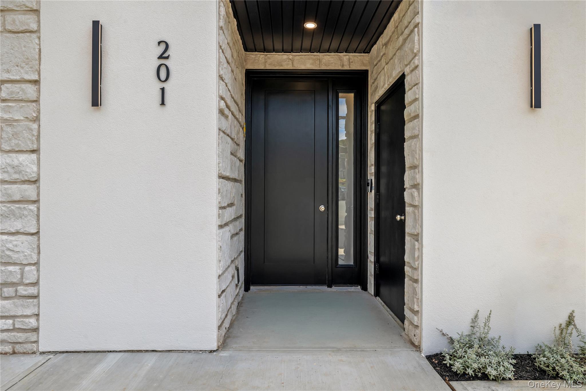 41 Saddle River Road Unit: 201