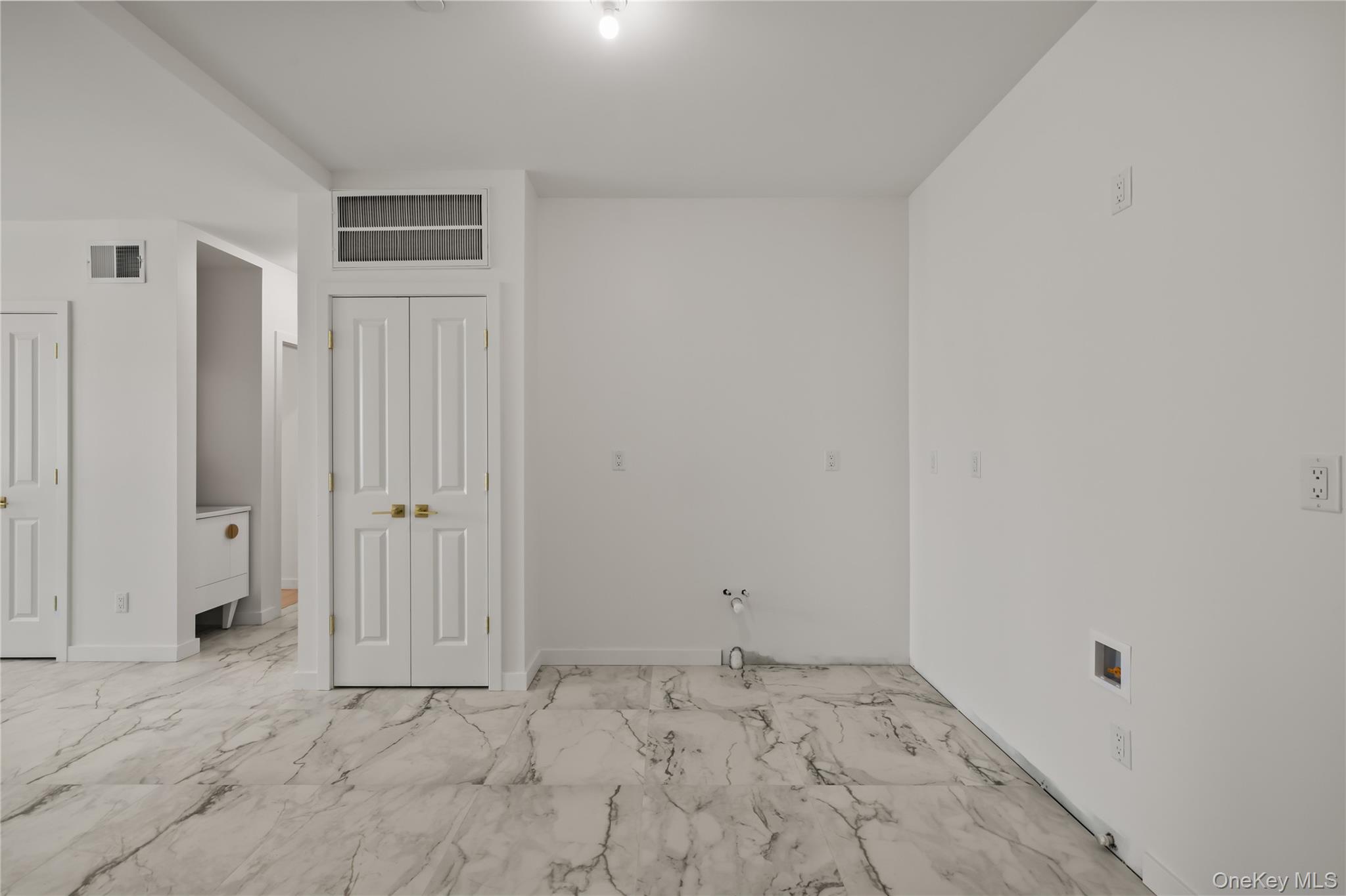 41 Saddle River Road Unit: 201