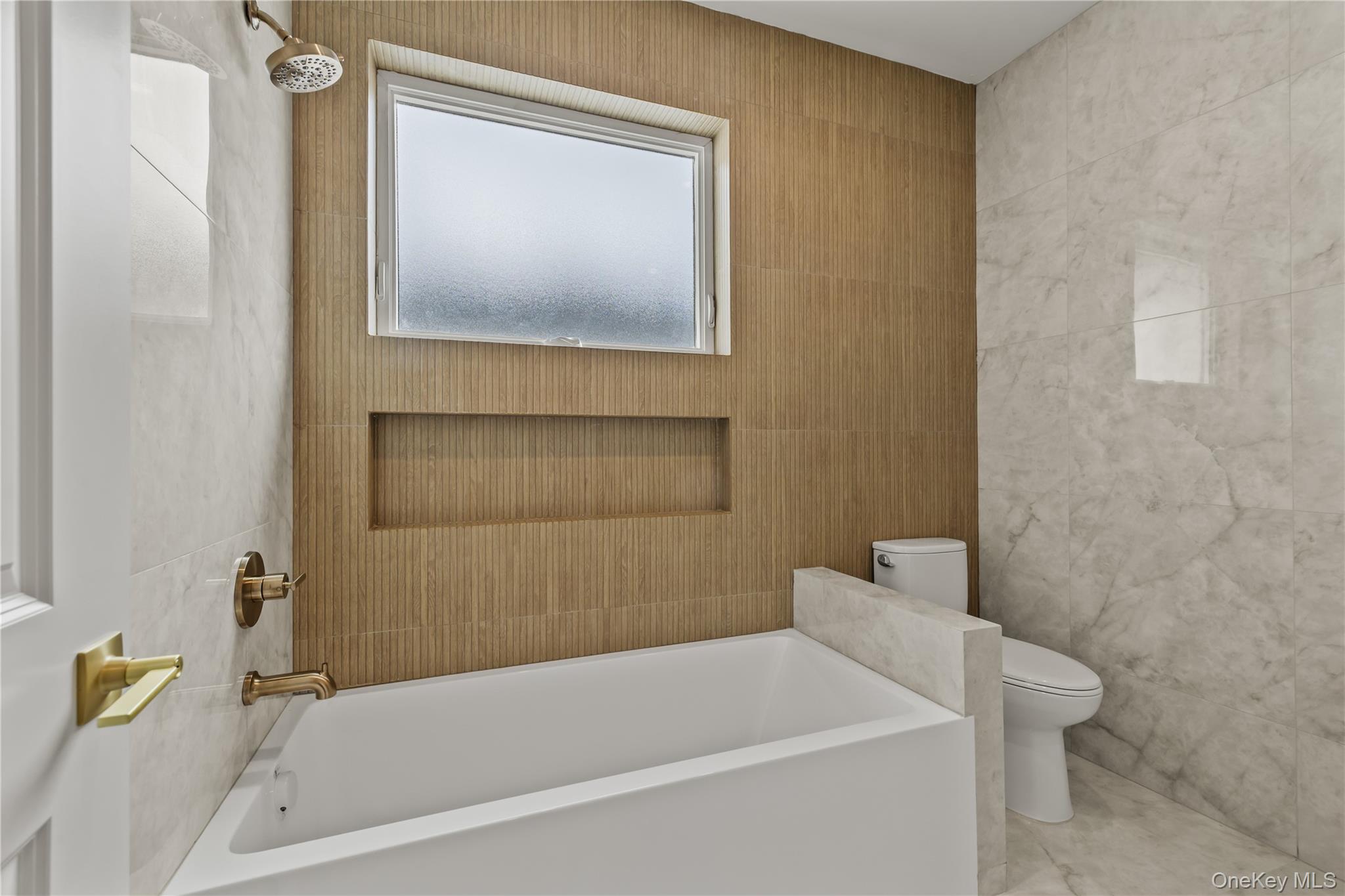 41 Saddle River Road Unit: 201