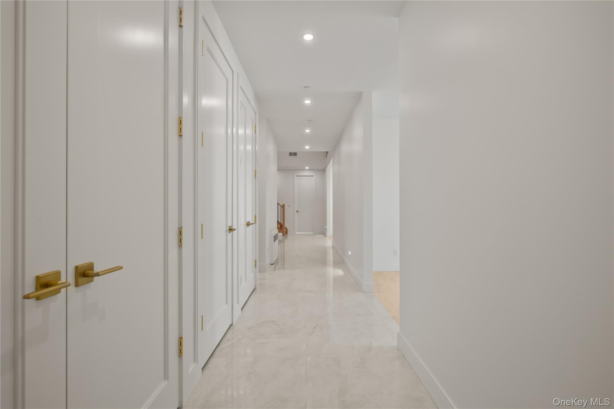 41 Saddle River Road Unit: 201