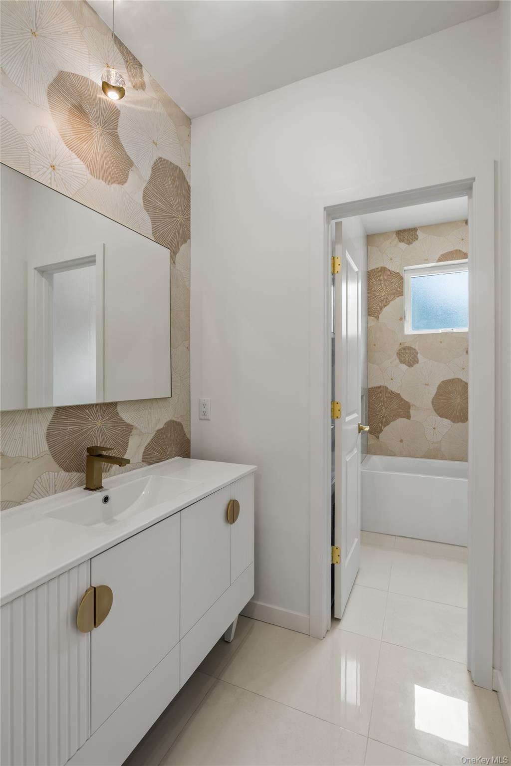 41 Saddle River Road Unit: 201