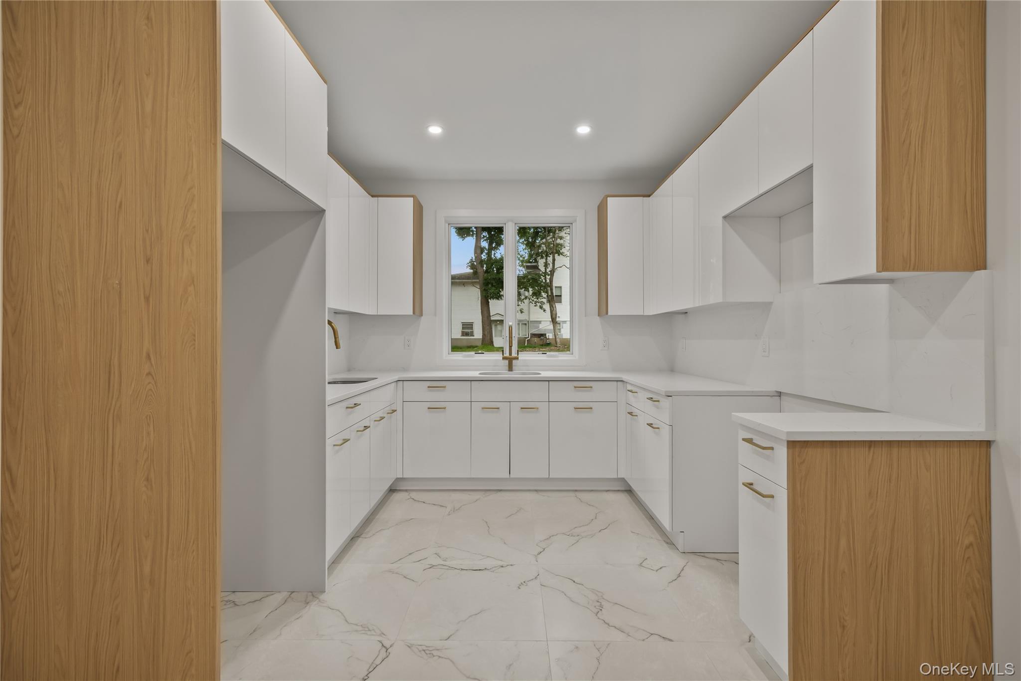 41 Saddle River Road Unit: 111