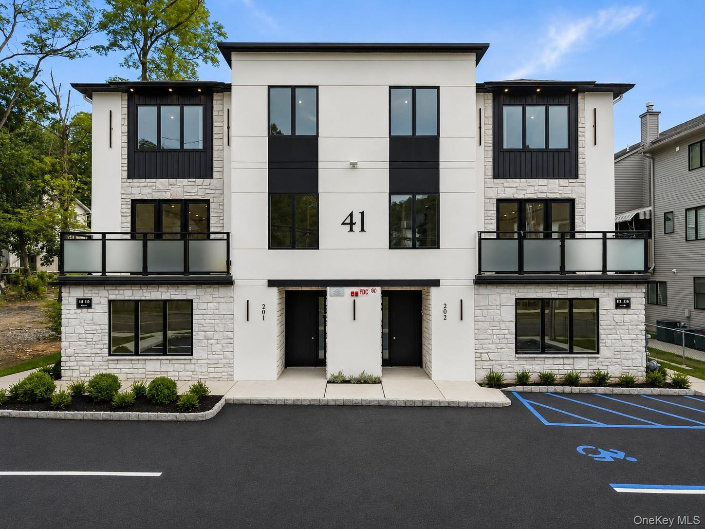 41 Saddle River Road Unit: 111