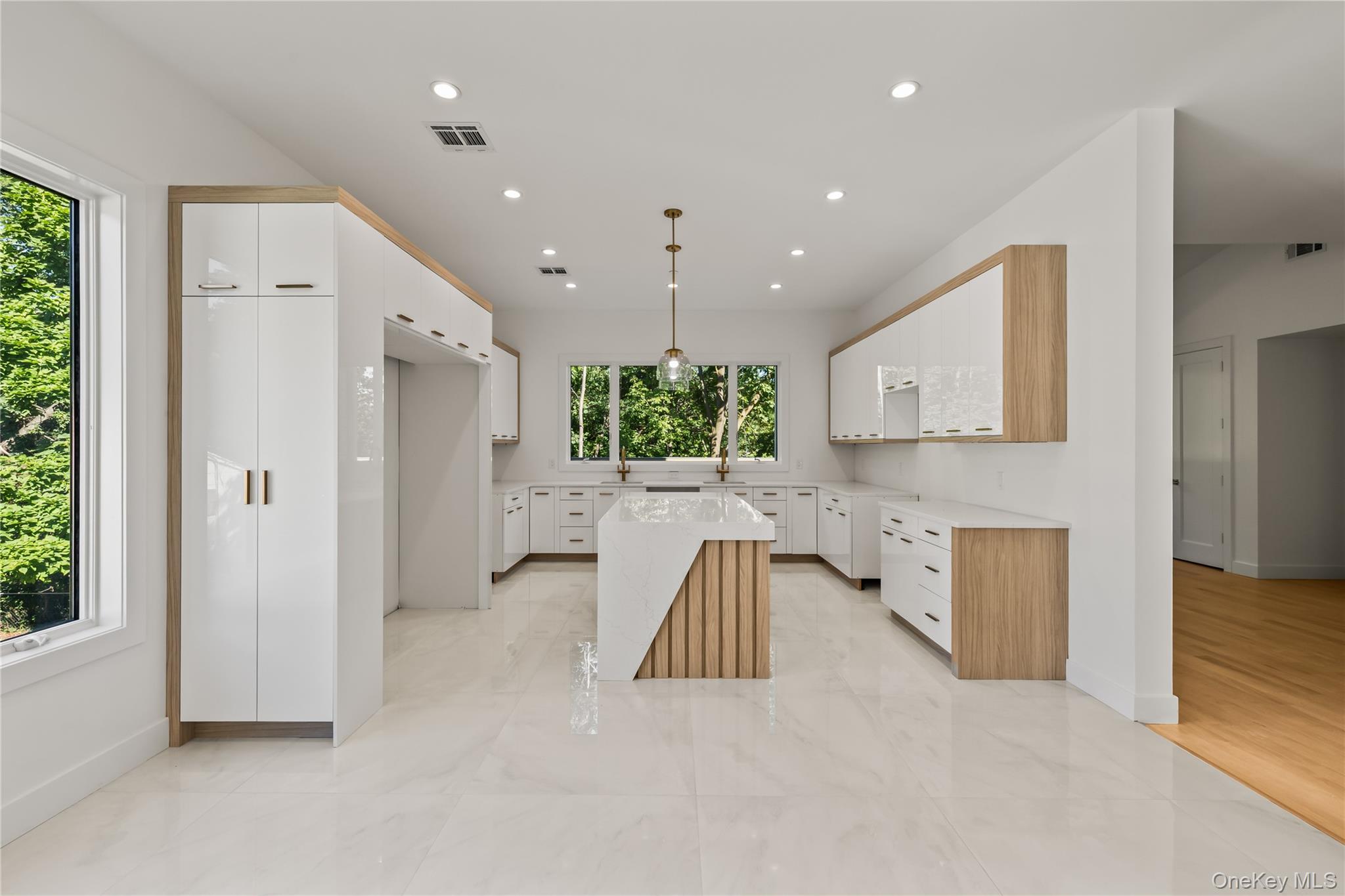 30 Northbrook Road Unit: 201