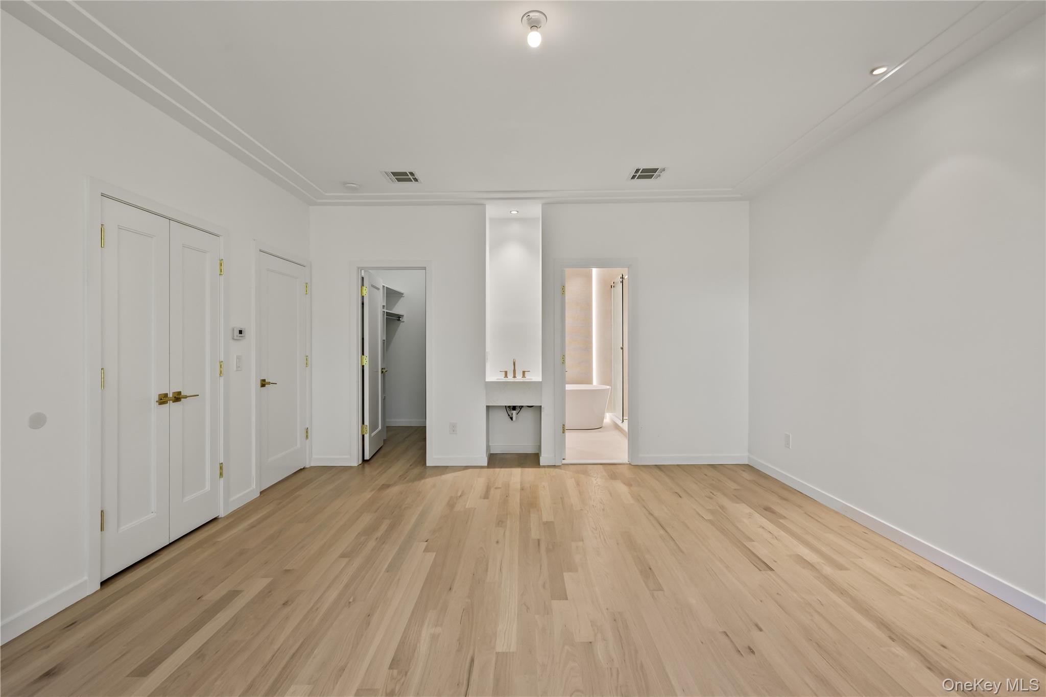 30 Northbrook Road Unit: 201