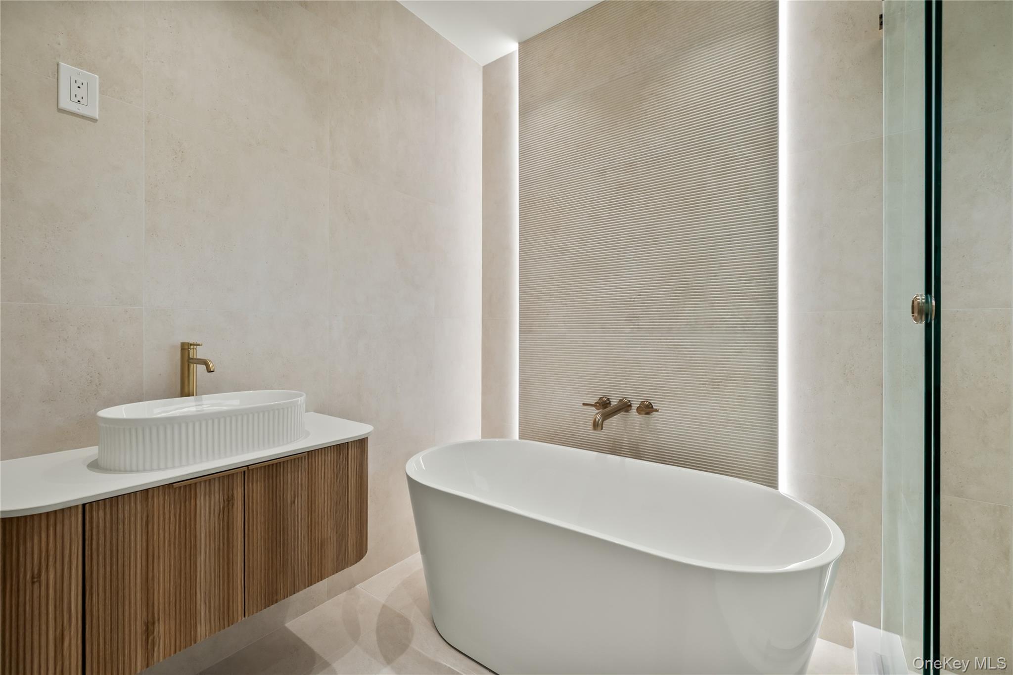 30 Northbrook Road Unit: 201