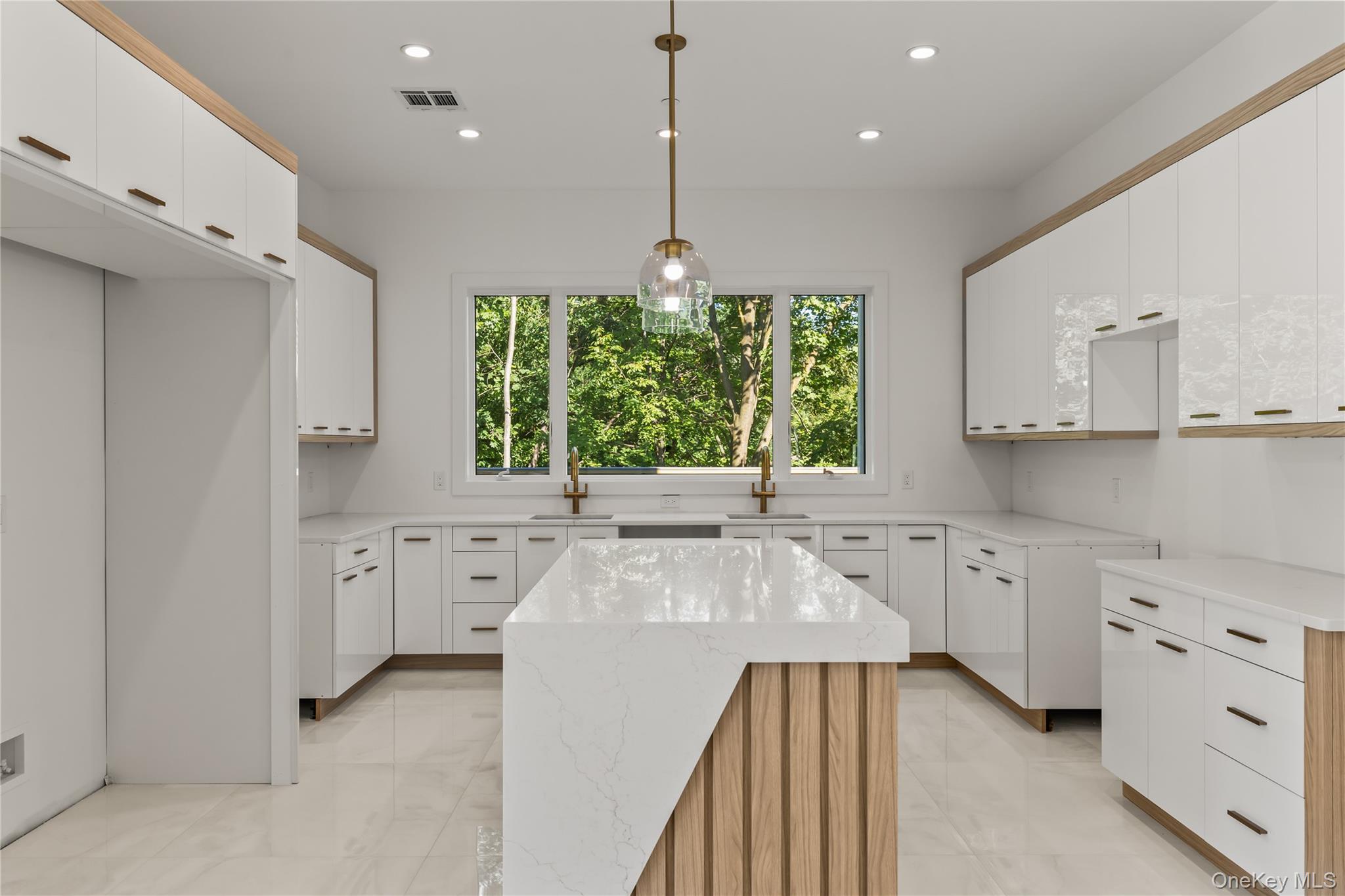30 Northbrook Road Unit: 201