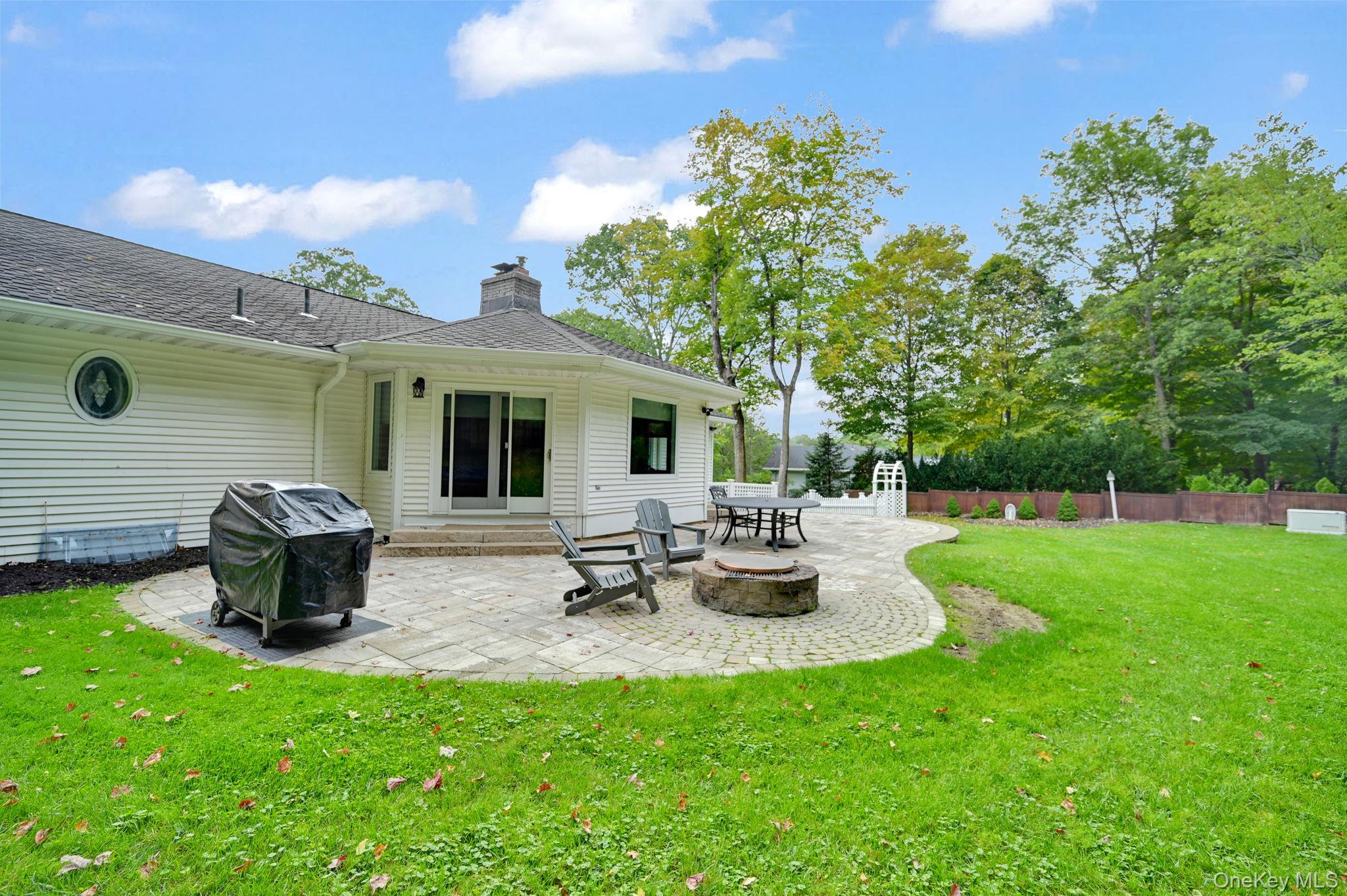 15 Ramapo Lane
