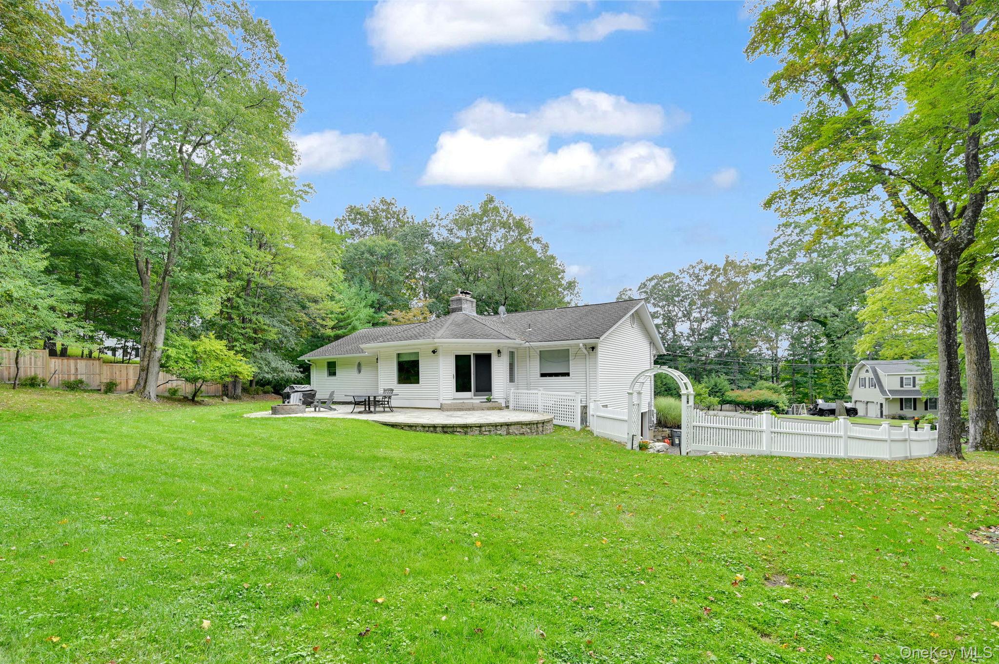 15 Ramapo Lane