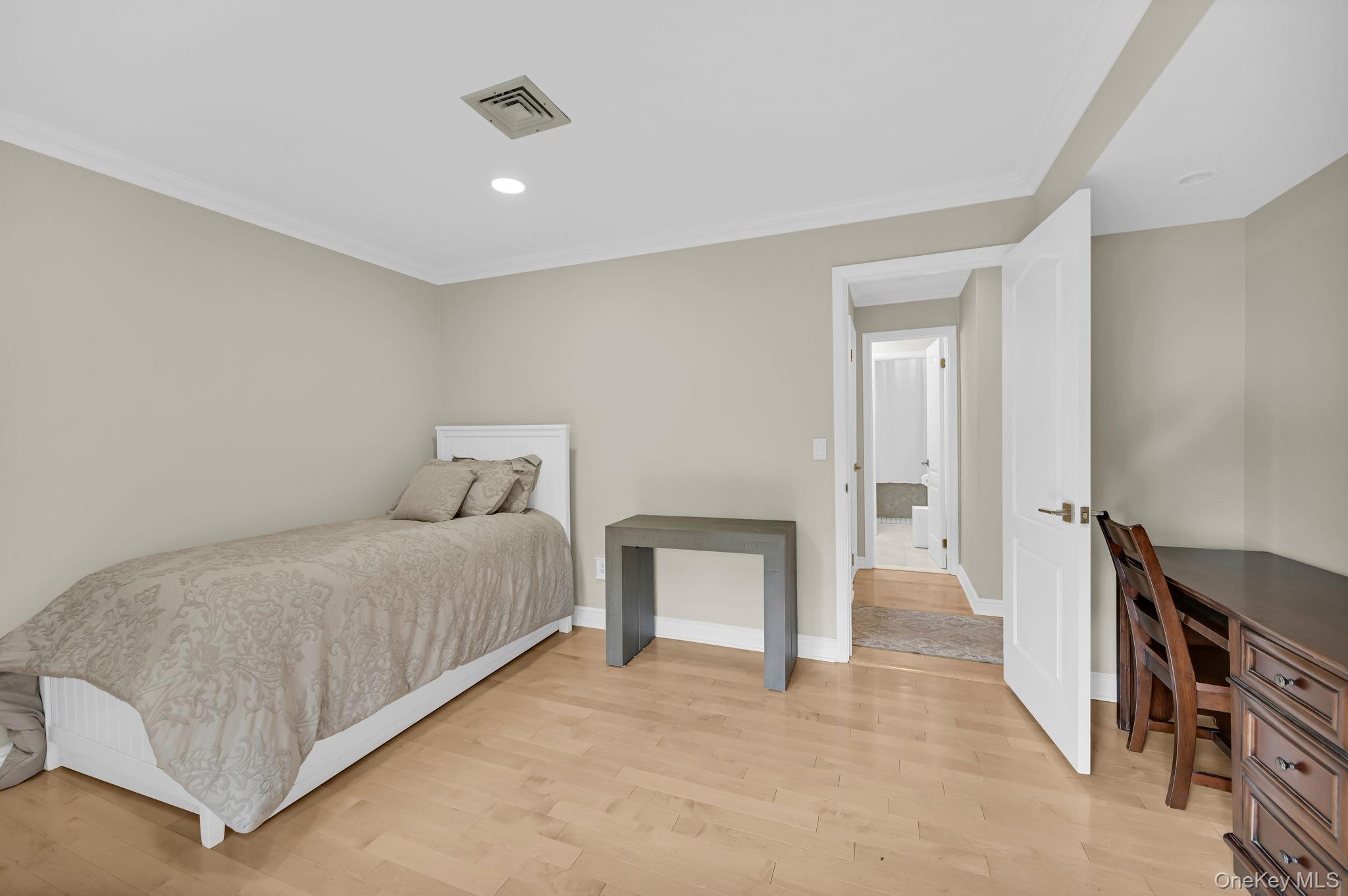 15 Ramapo Lane