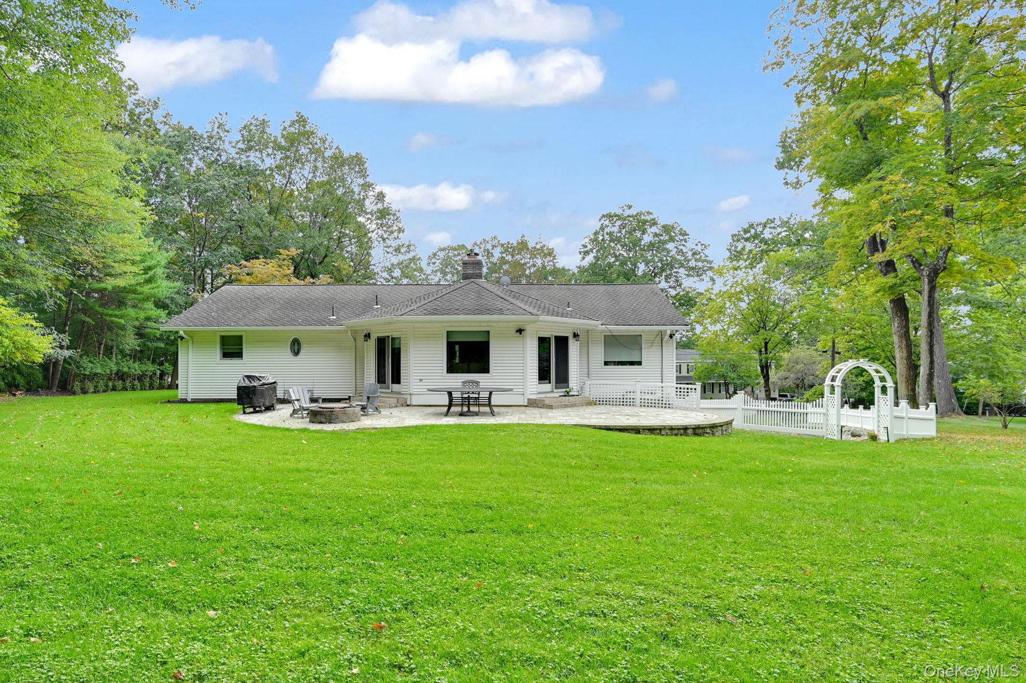 15 Ramapo Lane