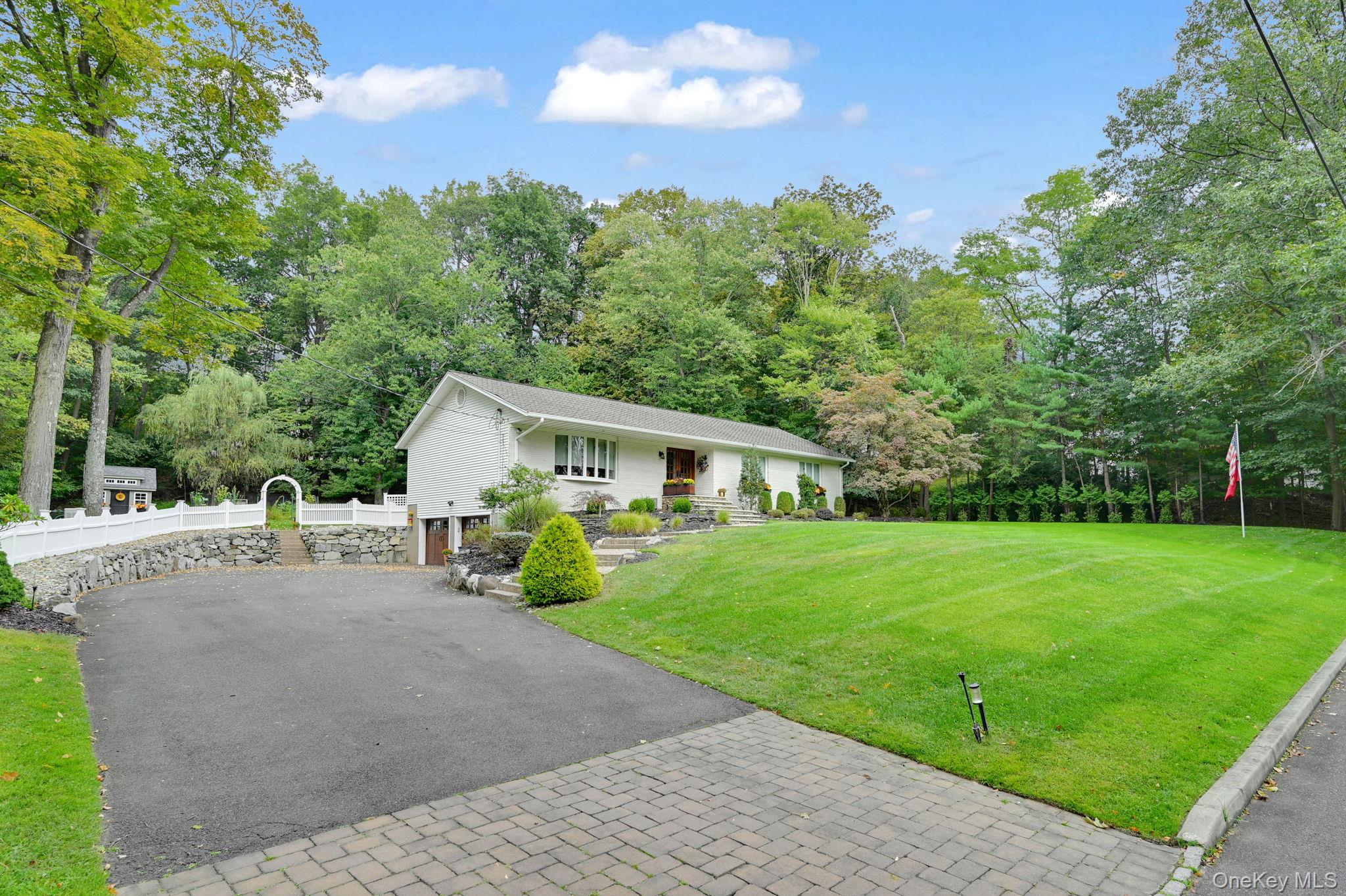 15 Ramapo Lane