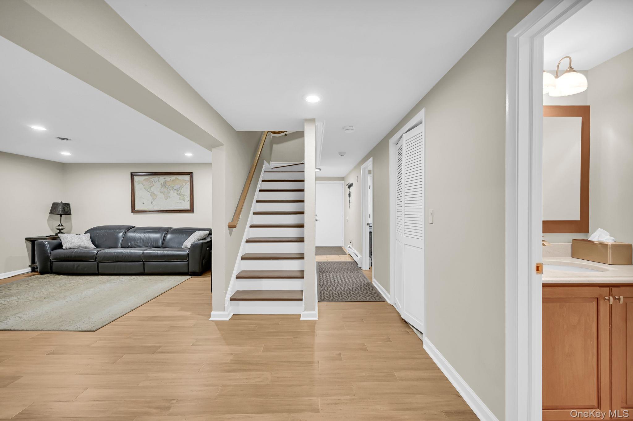 15 Ramapo Lane