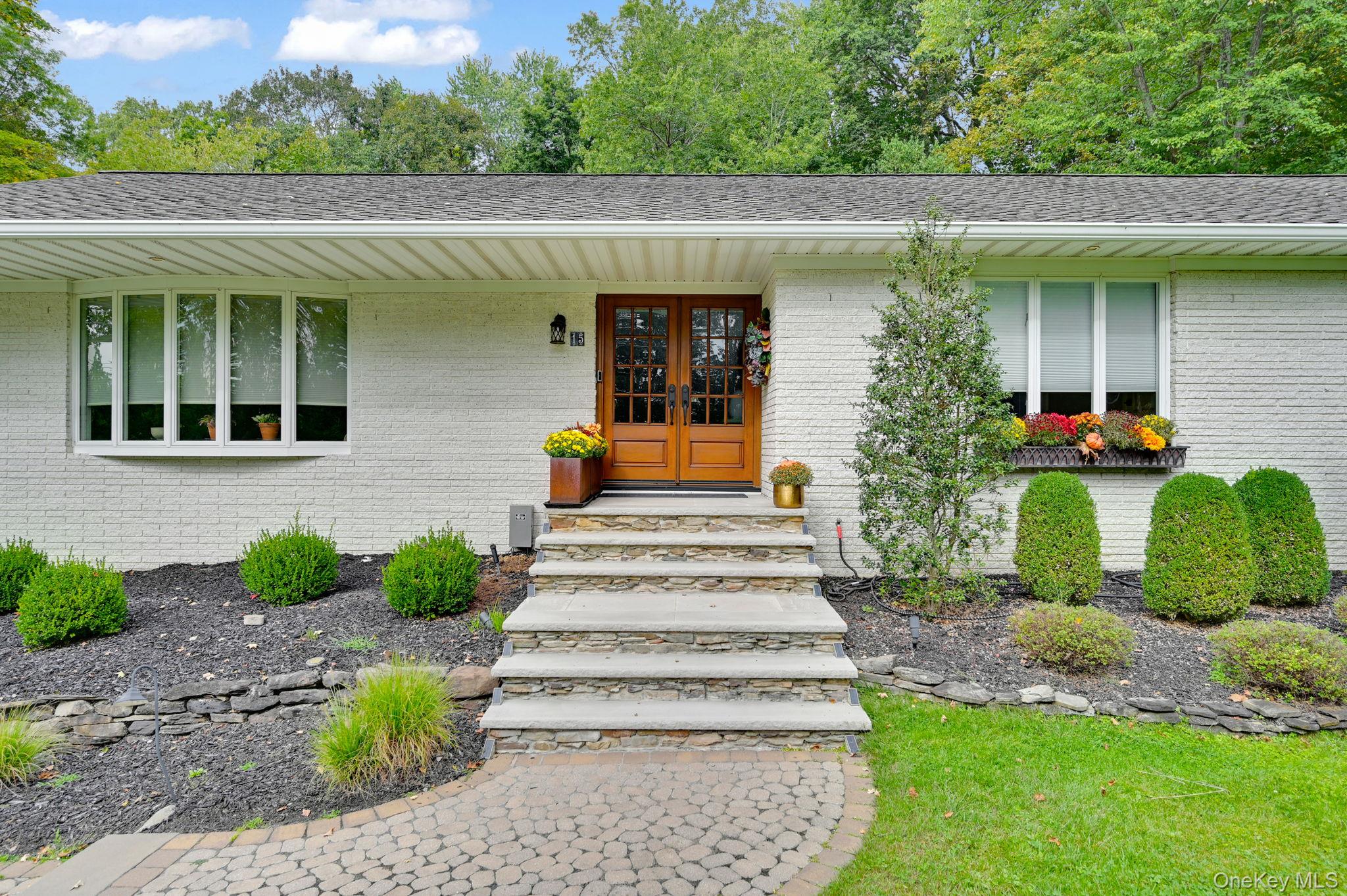 15 Ramapo Lane