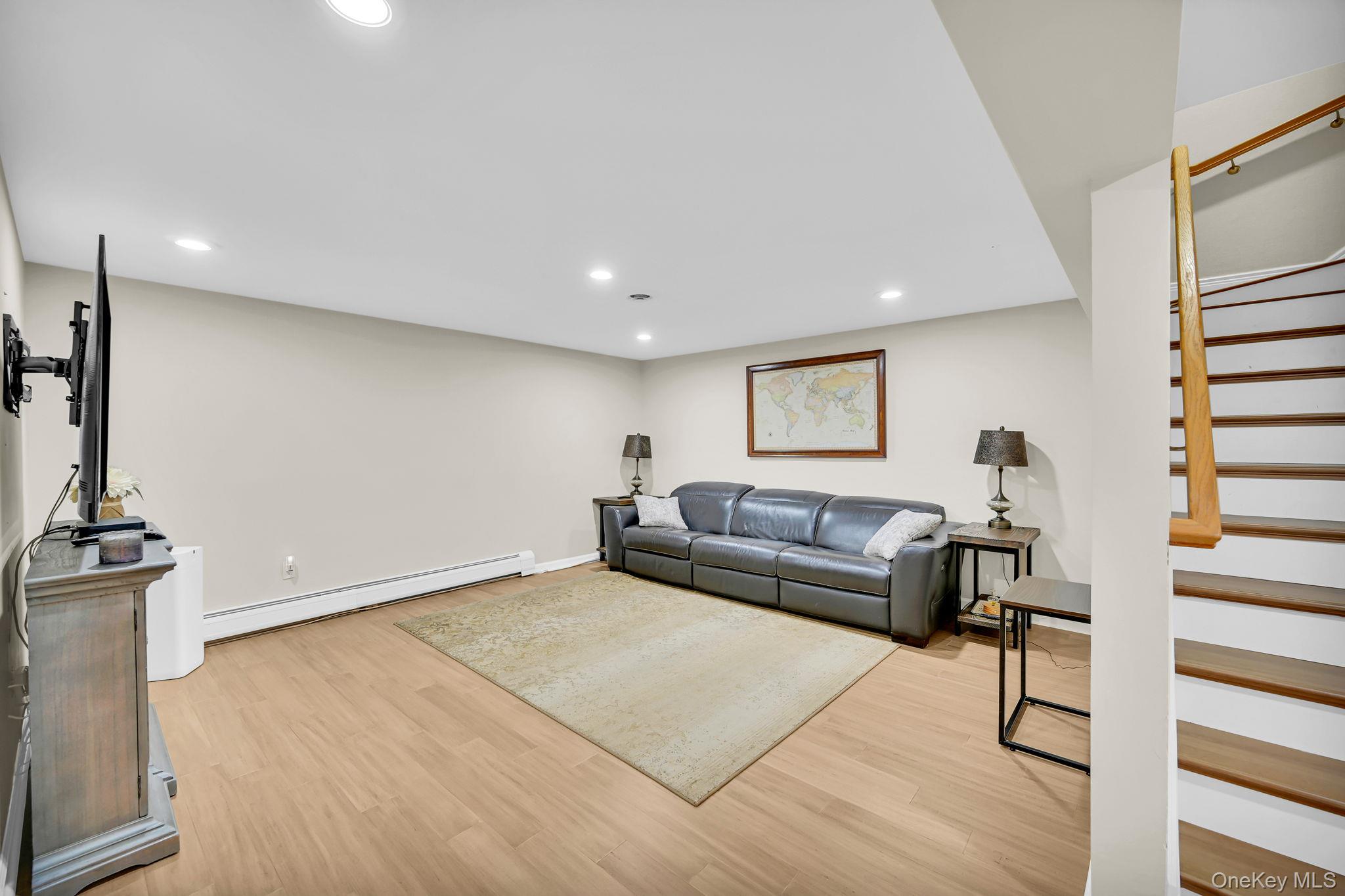 15 Ramapo Lane