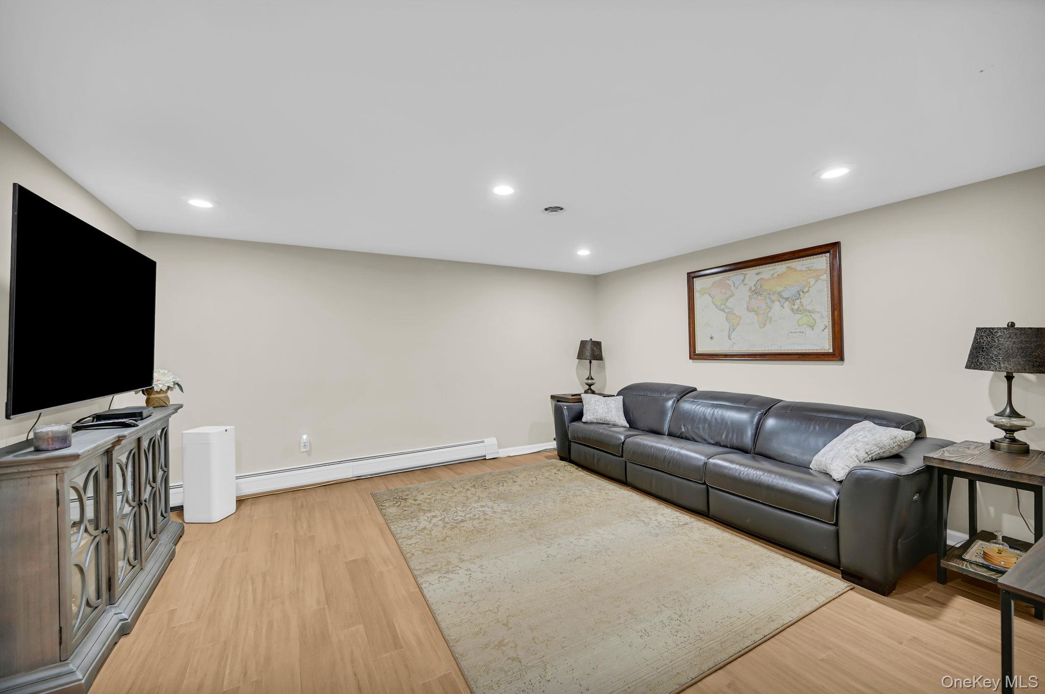 15 Ramapo Lane