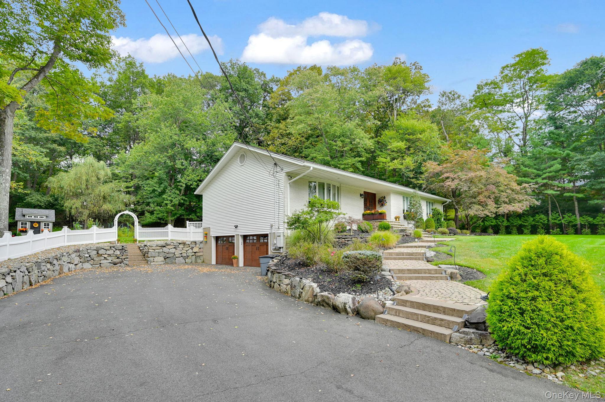 15 Ramapo Lane
