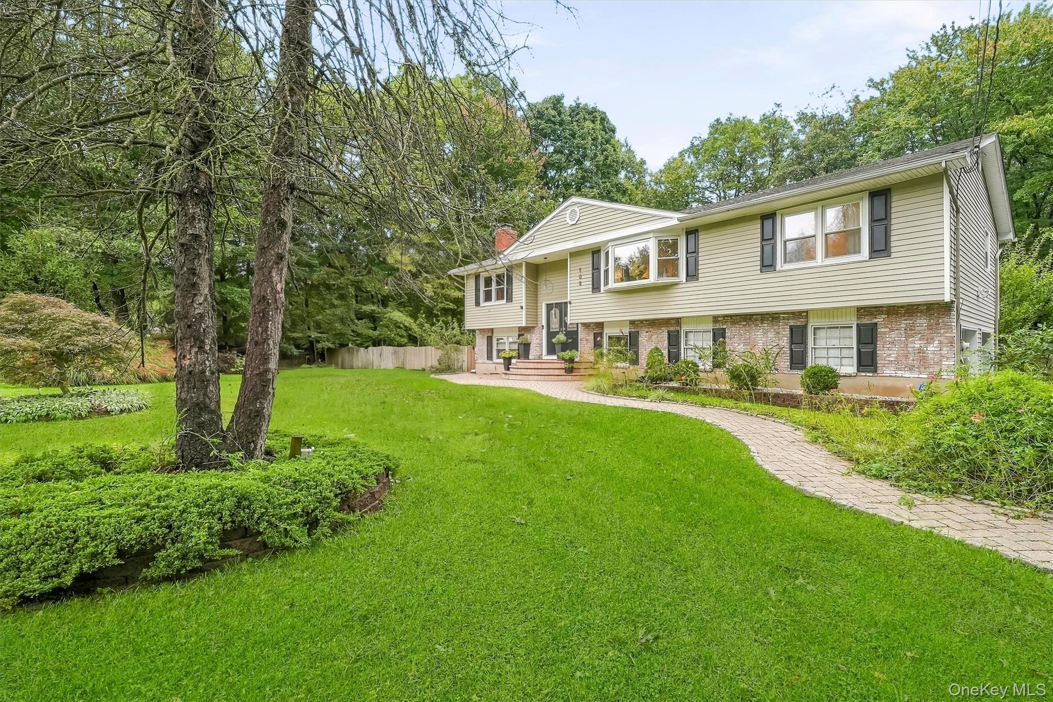 104 S Airmont Road