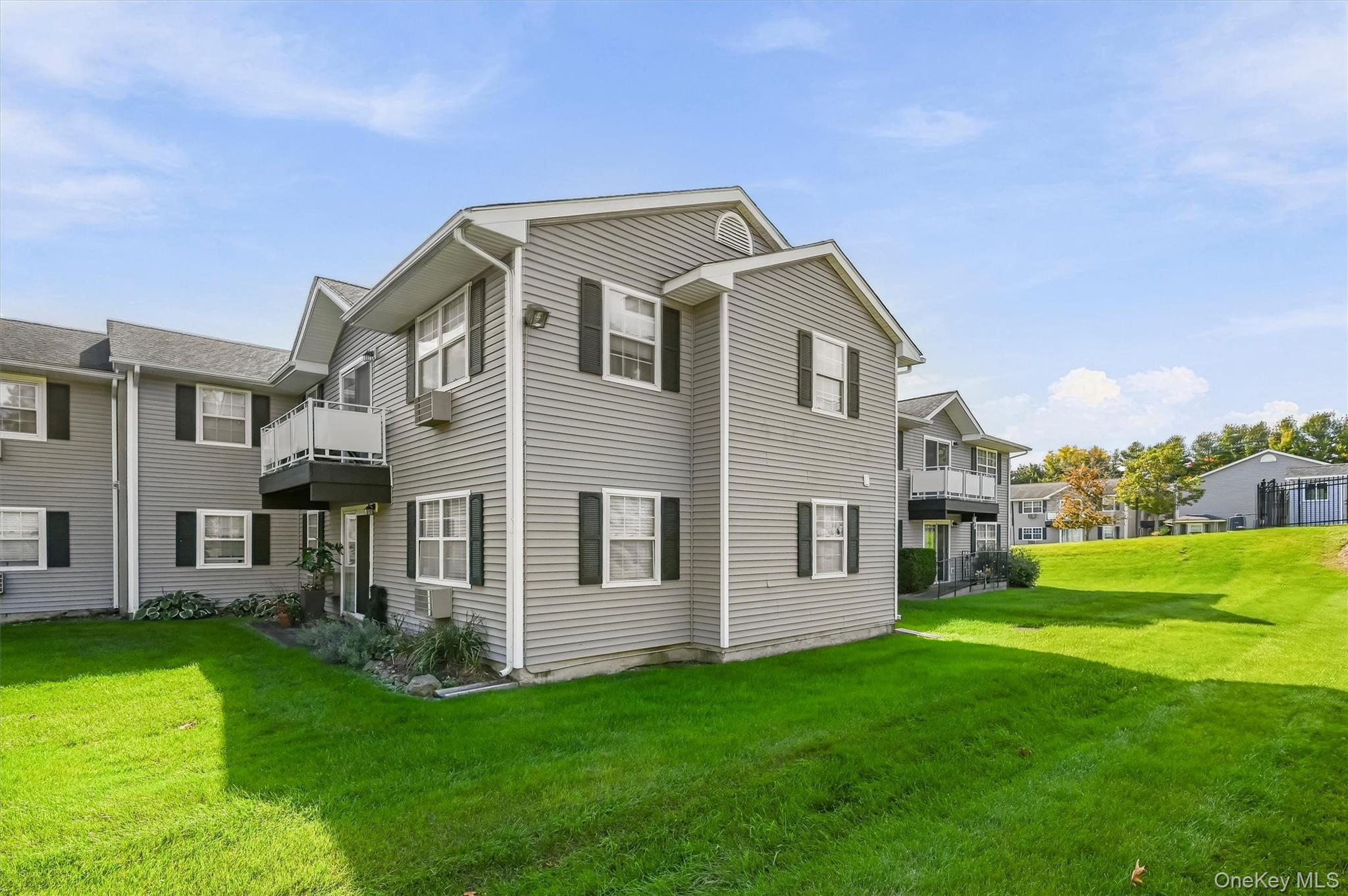 100 Hillside Drive Unit: B10