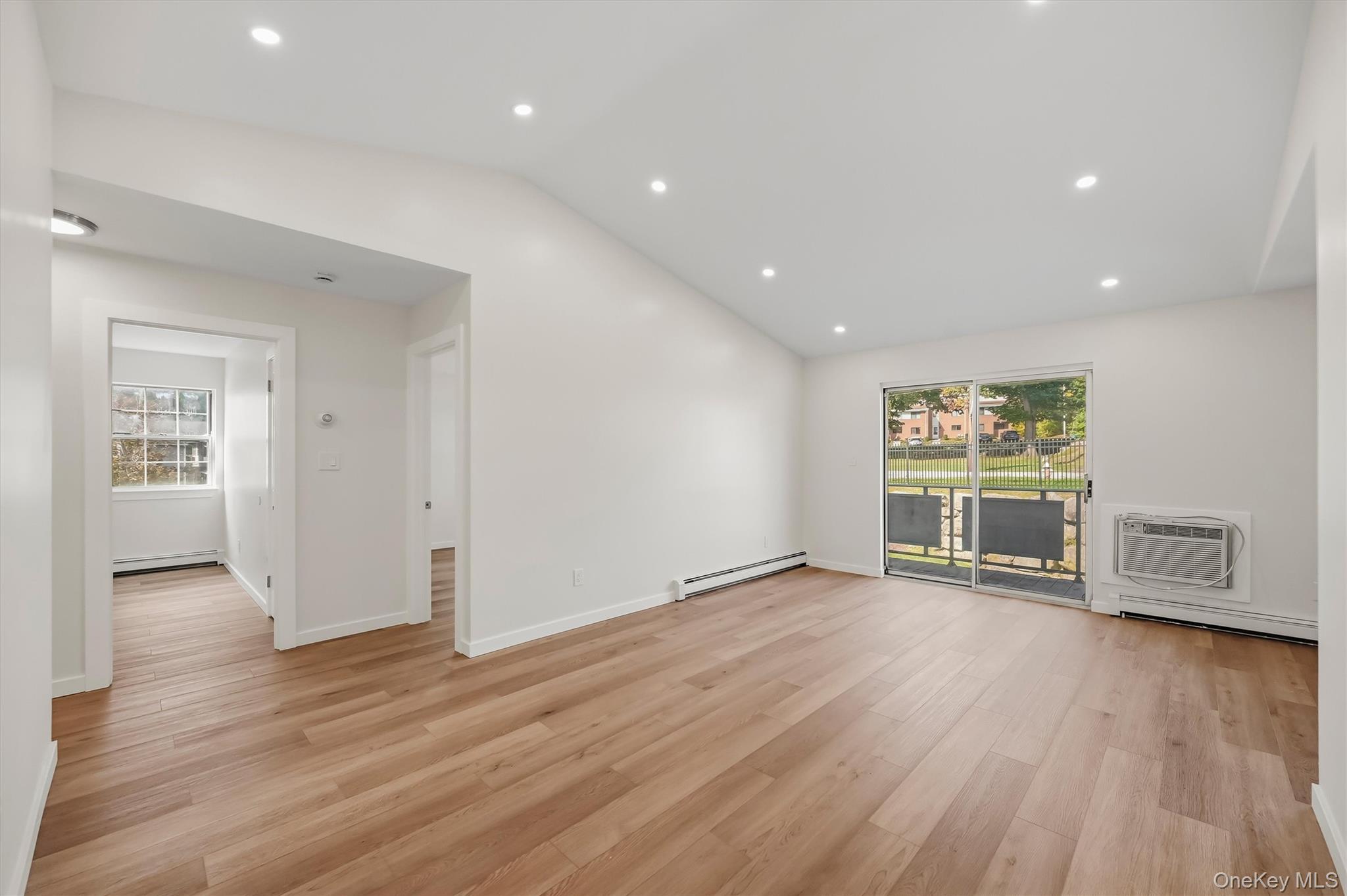 100 Hillside Drive Unit: B10