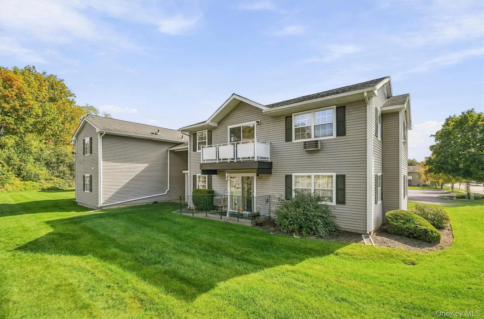 100 Hillside Drive Unit: B10