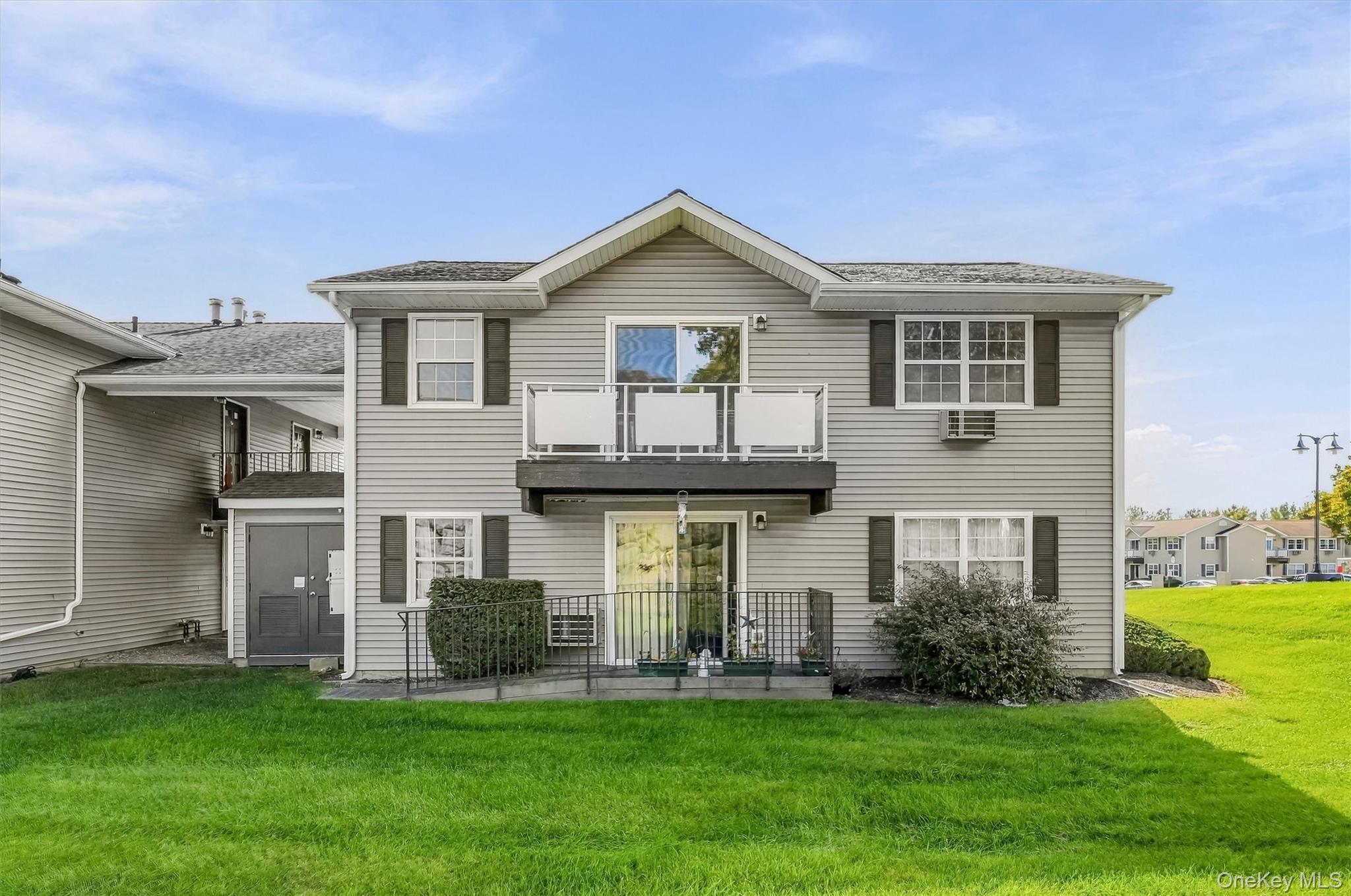 100 Hillside Drive Unit: B10