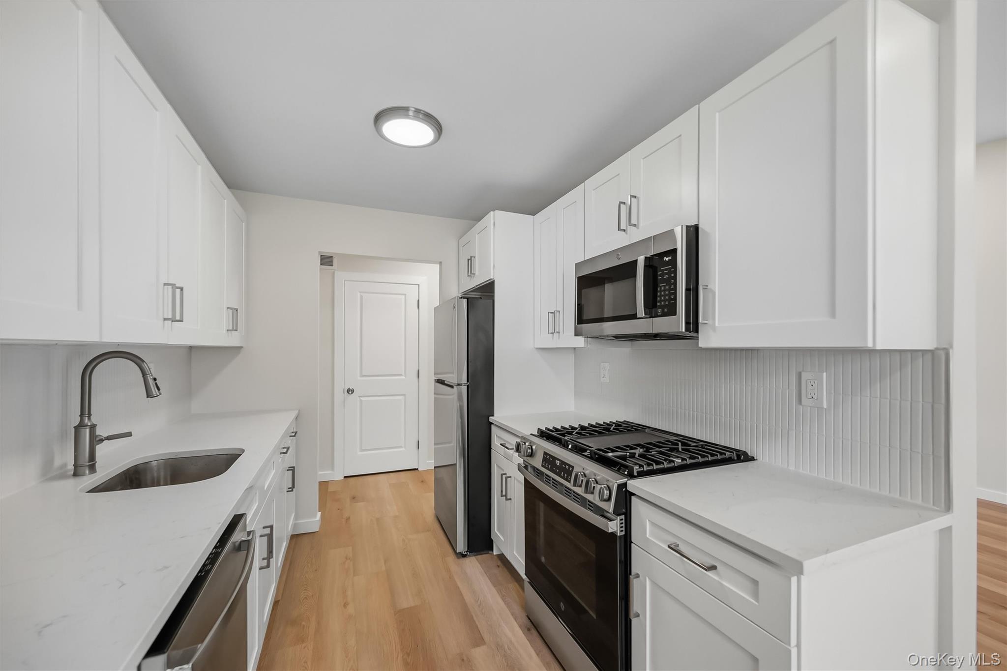 100 Hillside Drive Unit: B10